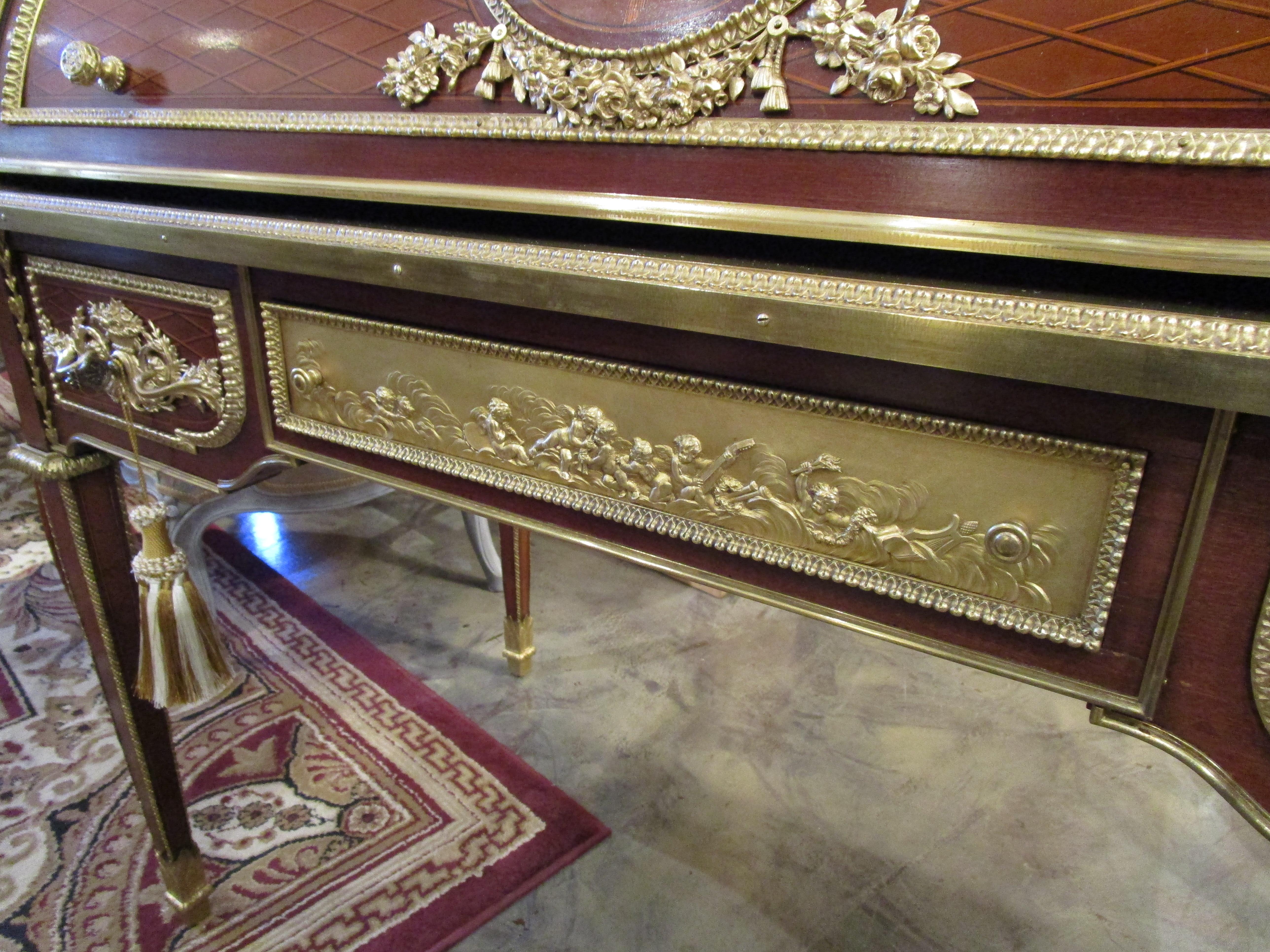 Bronze Très beau bureau à cylindre Louis XVI du XIXe siècle signé A Beurdeley Paris en vente