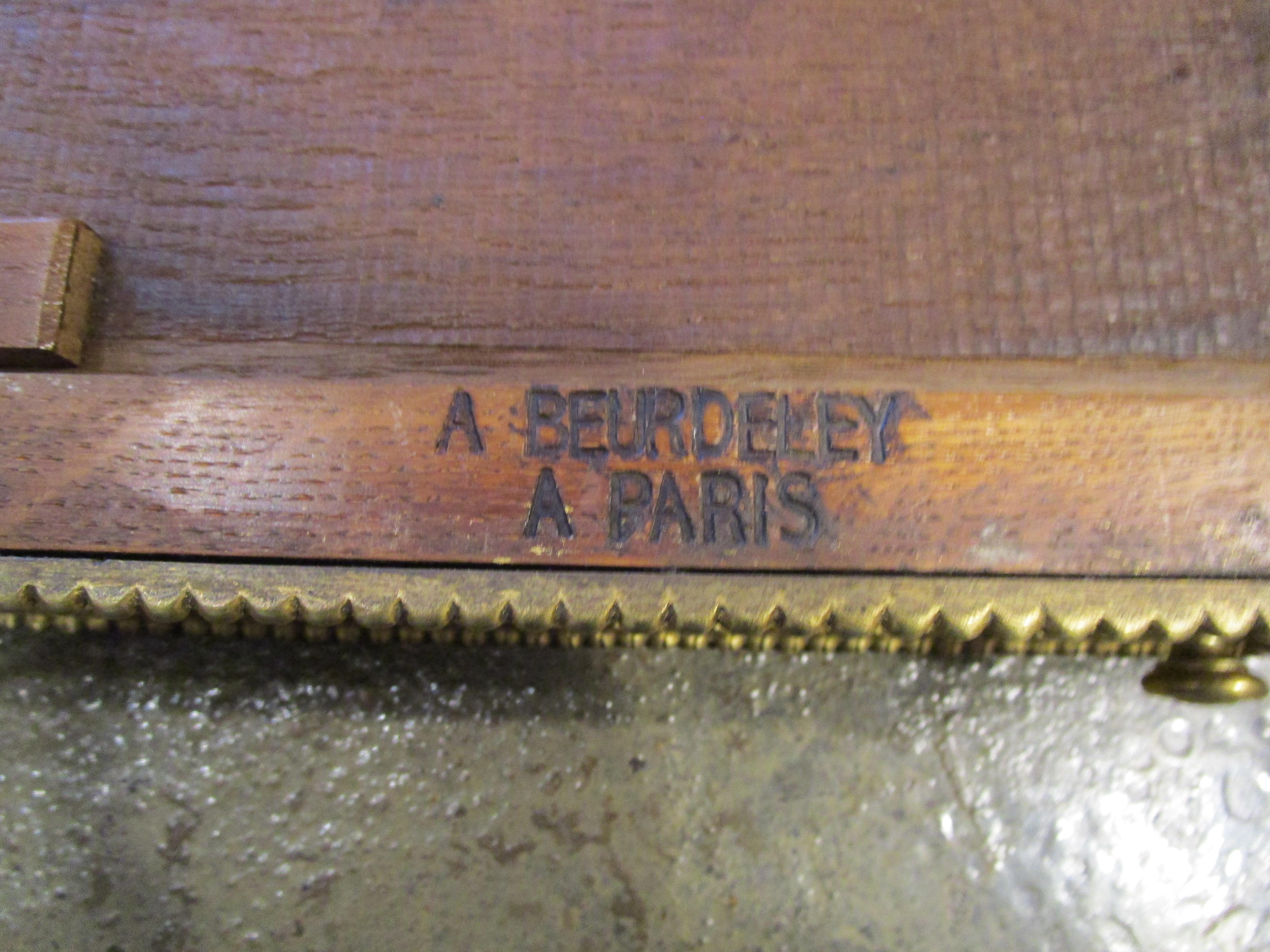 Très beau bureau à cylindre Louis XVI du XIXe siècle signé A Beurdeley Paris en vente 1