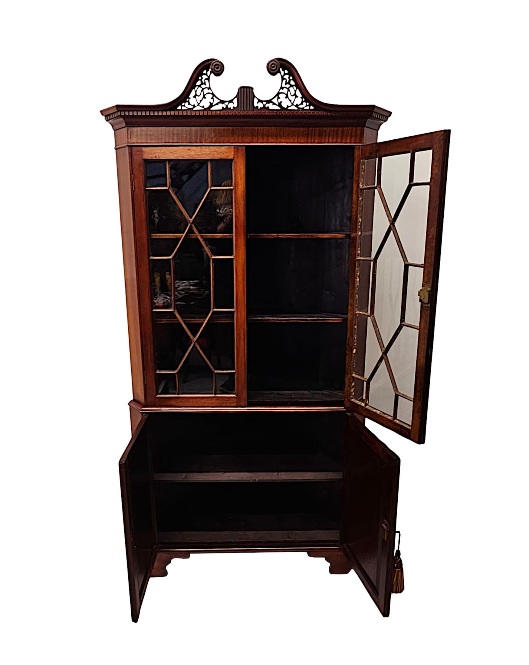 English A Very Fine 19th Century Georgian Style Corner Cabinet For Sale