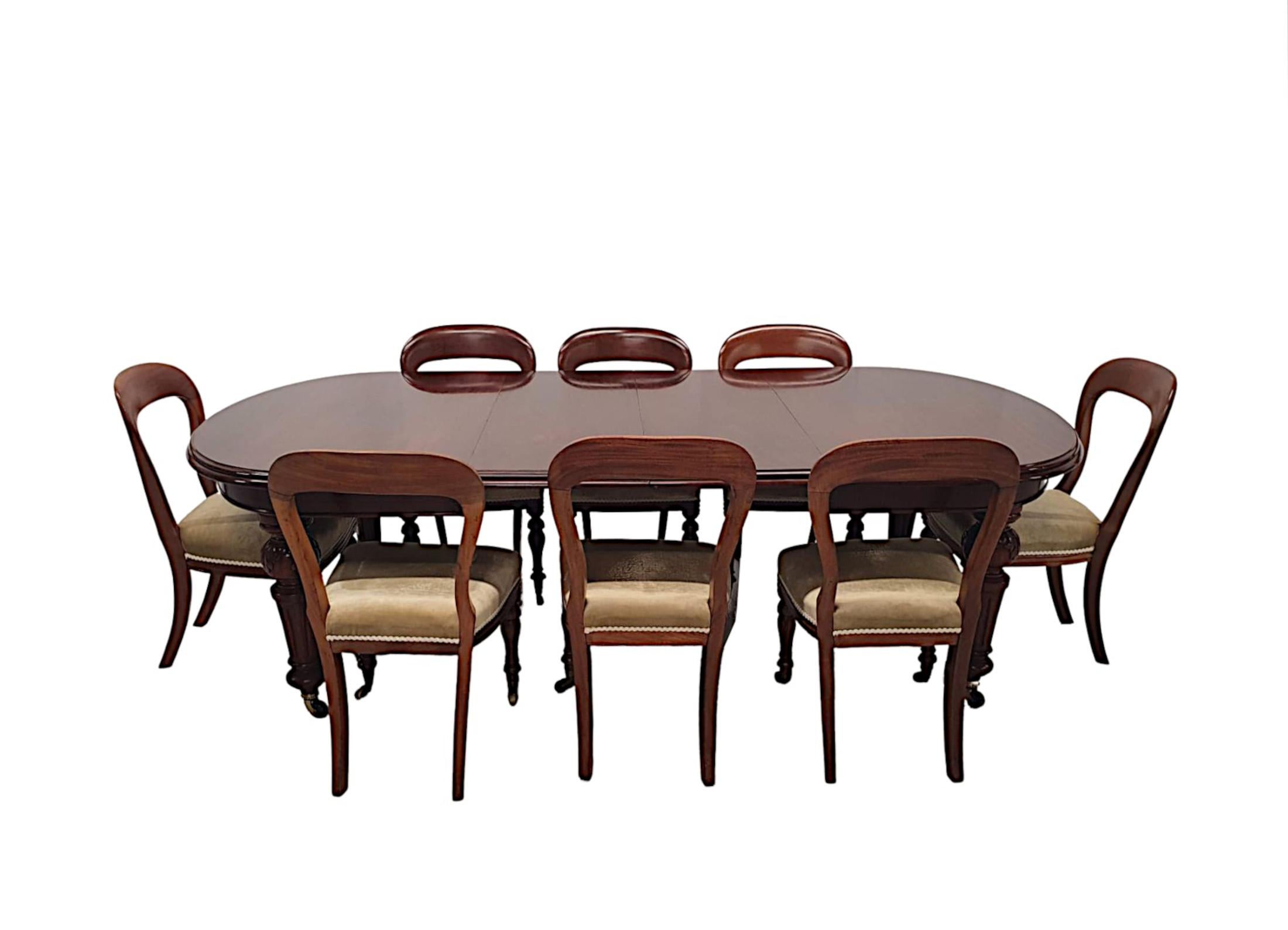 Très bel ensemble irlandais de douze chaises de salle à manger du 19ème siècle par Strahan de Dublin en vente 4