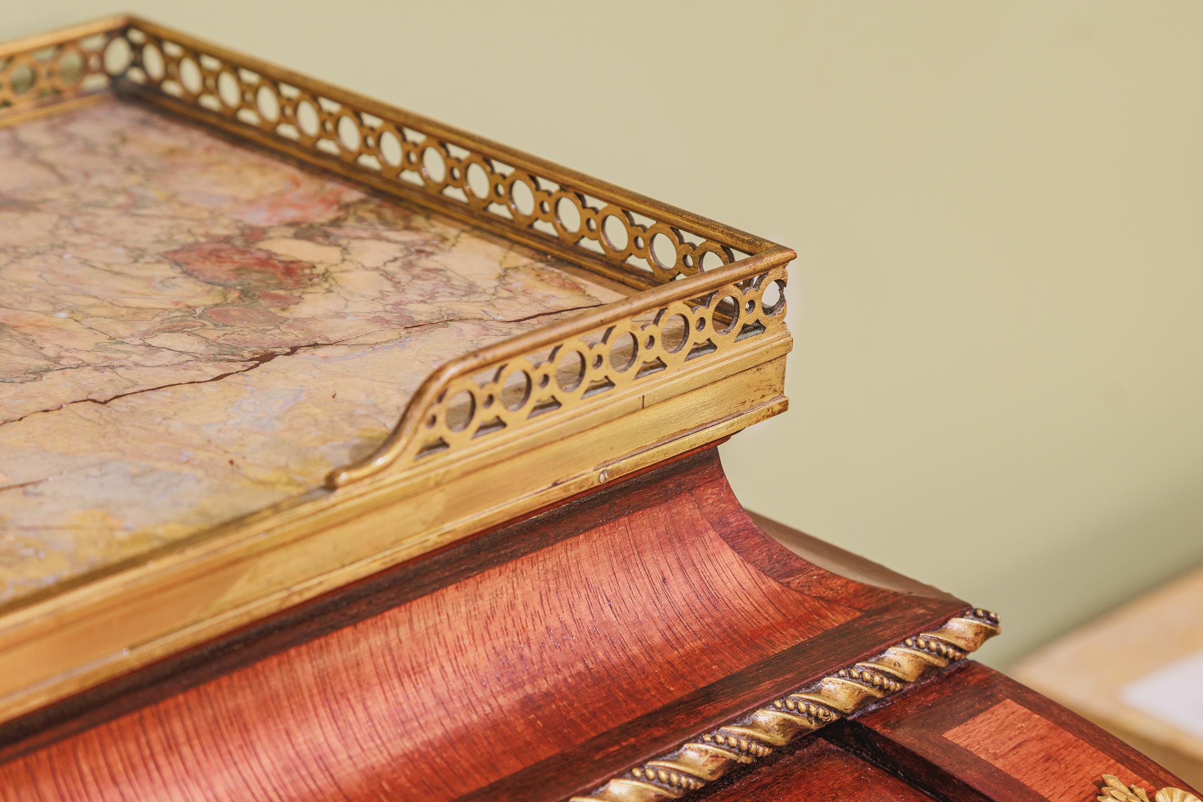 Ein sehr schöner Louis XVI aus dem 19.  Roll-Top-Schreibtisch von Paul Sormani im Angebot 5