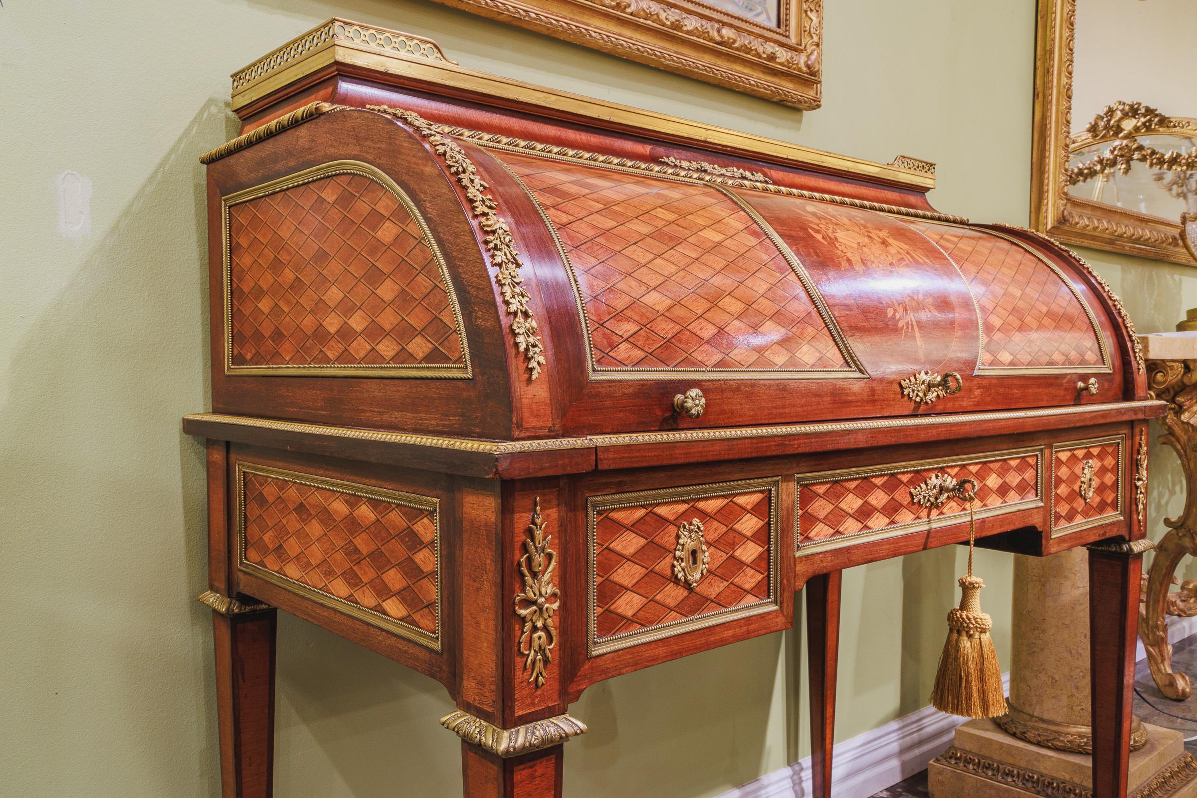 Ein sehr schöner Louis XVI aus dem 19.  Roll-Top-Schreibtisch von Paul Sormani im Zustand „Gut“ im Angebot in Dallas, TX