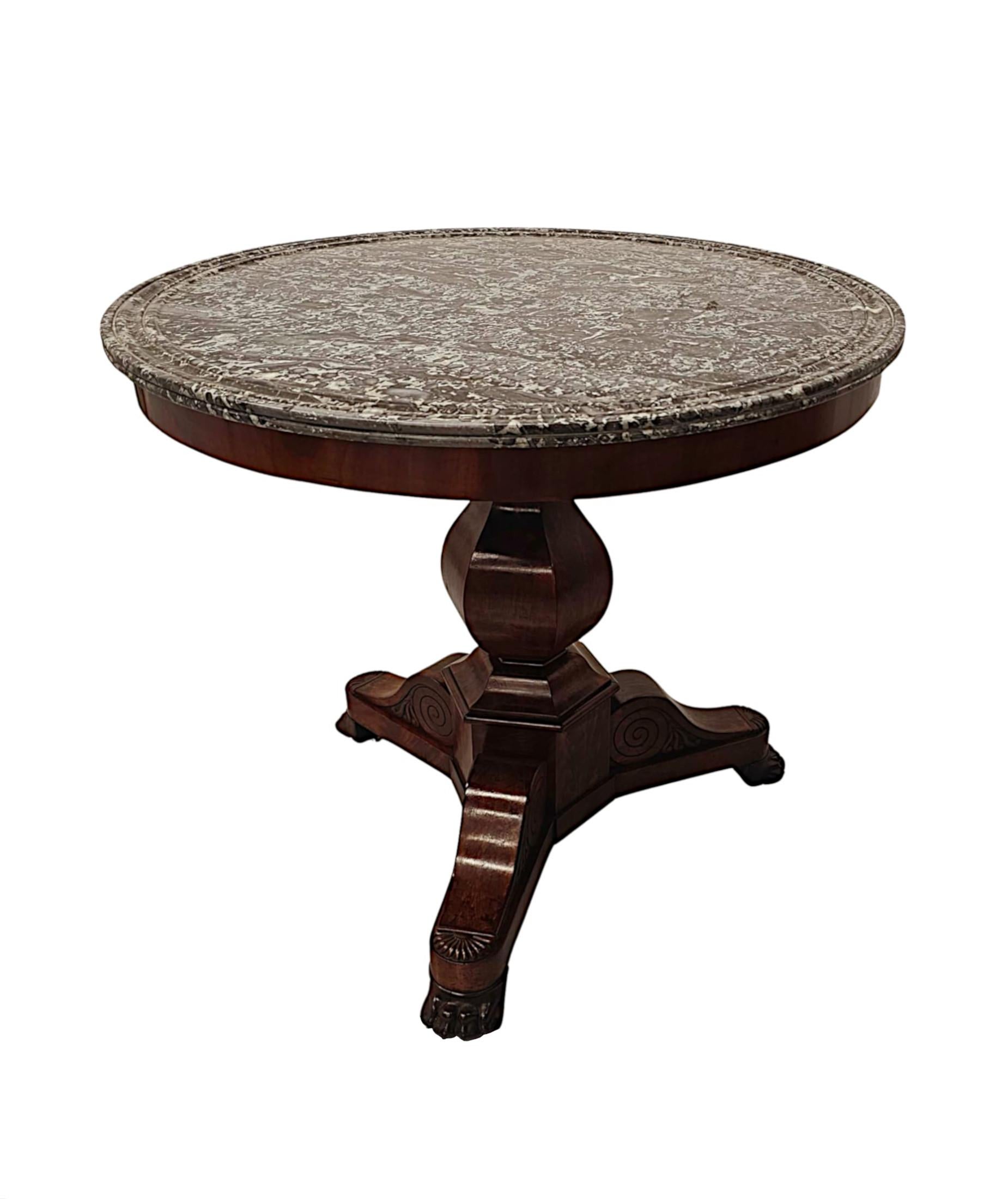 Très belle table centrale du 19ème siècle surmontée de marbre Bon état - En vente à Dublin, IE