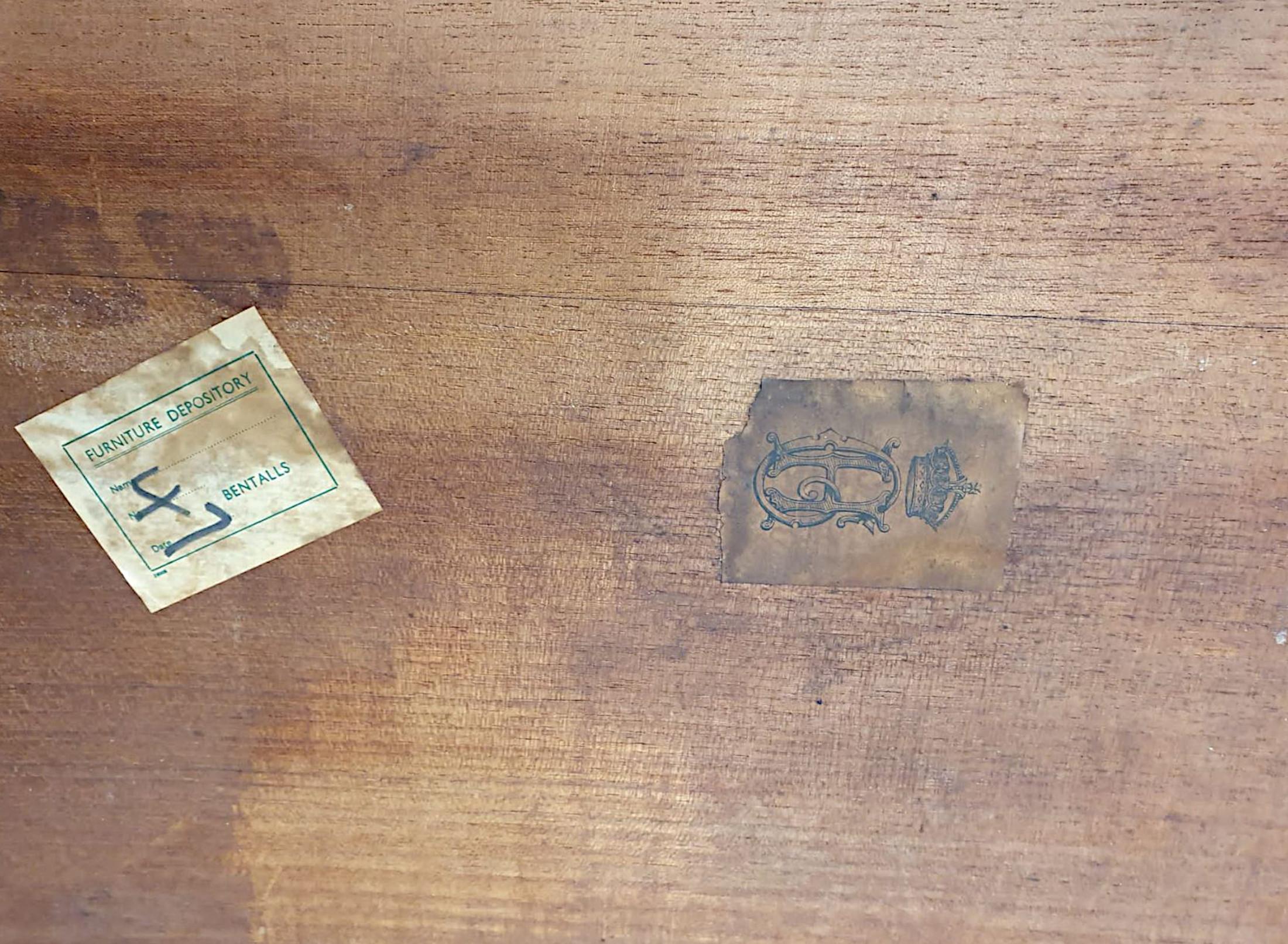 Très belle table de bureau ou de bibliothèque en marqueterie du 19ème siècle en vente 1