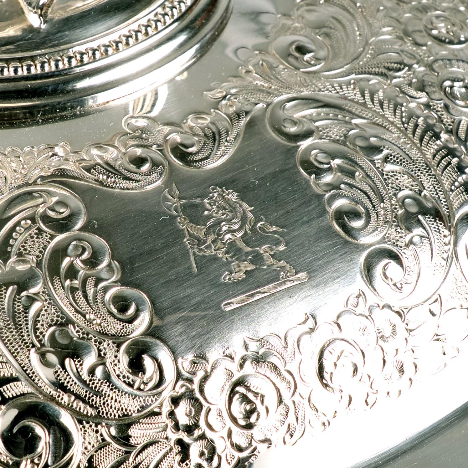 Plaqué argent Très belle soupière à couvercle en métal argenté du 19ème siècle par Elkington & Company en vente