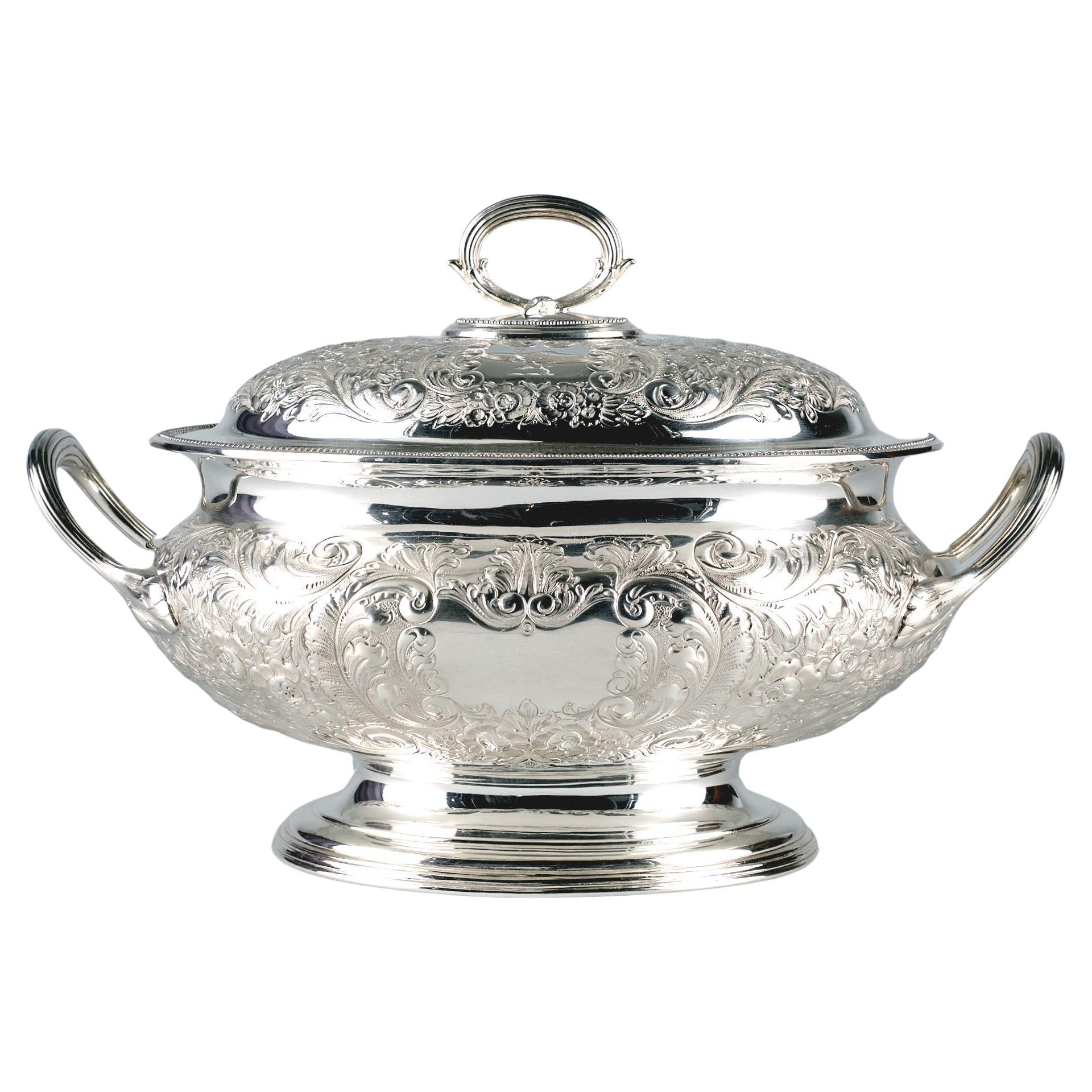 A Very Fine 19th Century Silver Plated Lidded Soup Tureen by Elkington & Company For Sale