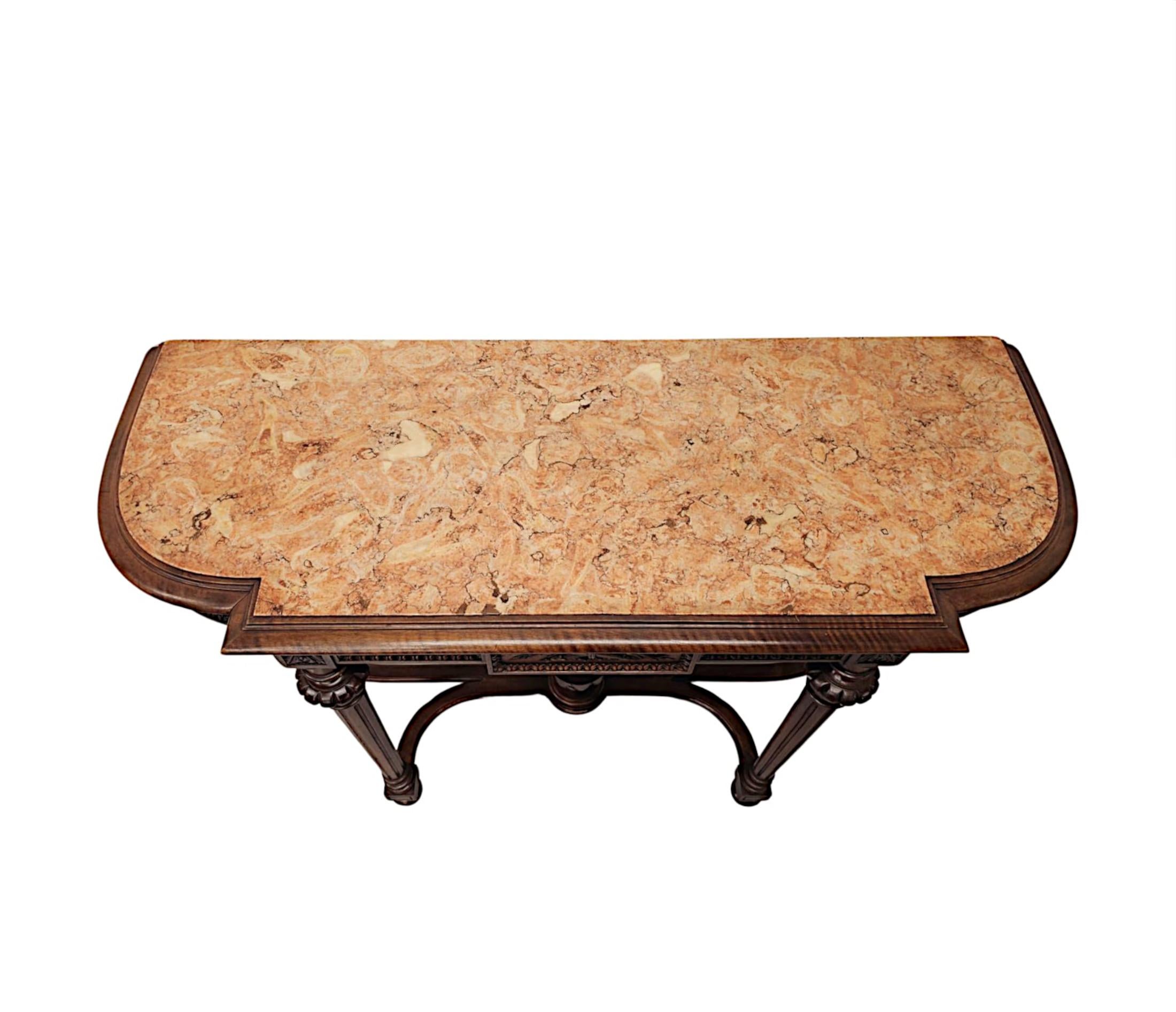 Très belle table console en noyer à plateau en marbre du 19e siècle en vente 2