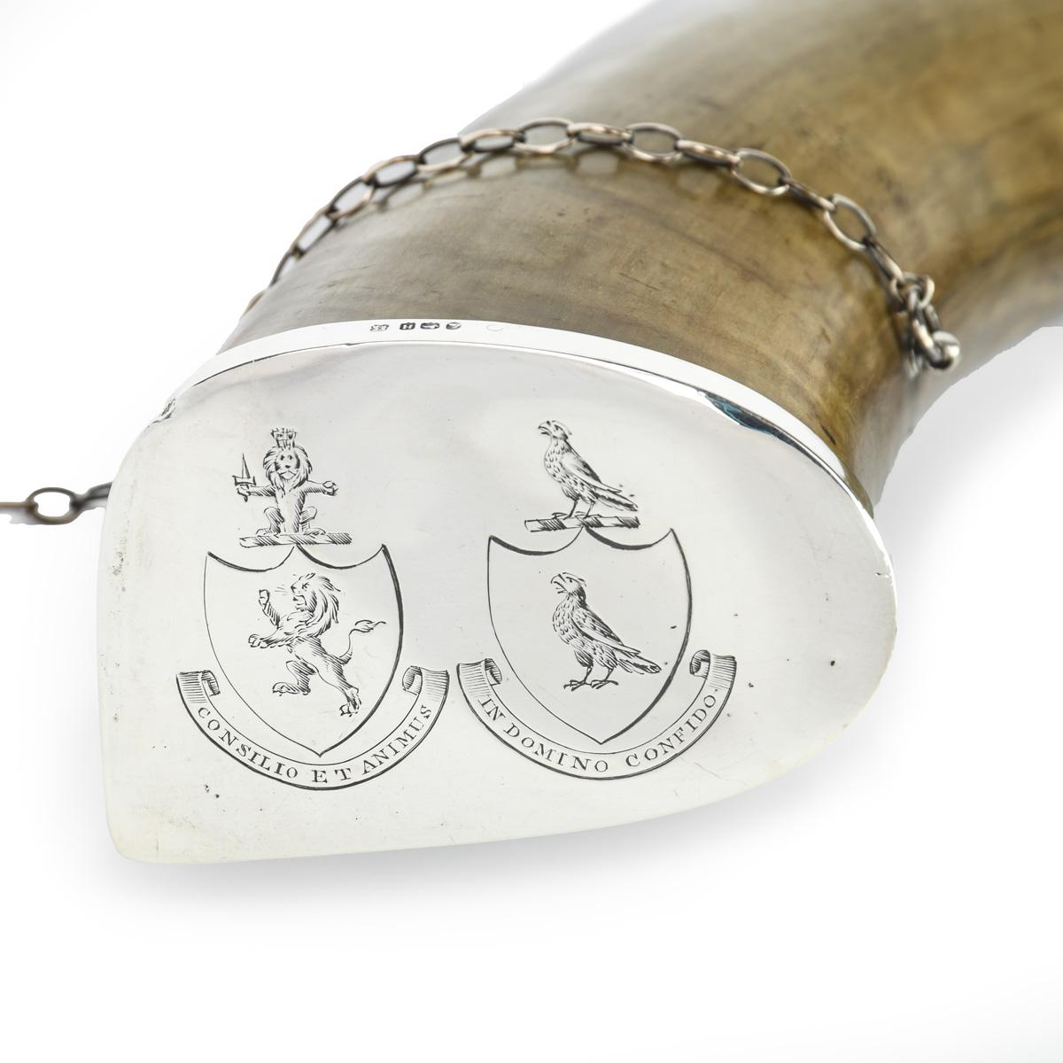 English A Very Fine and Historically Significant George III Silver Mounted Powder Horn For Sale