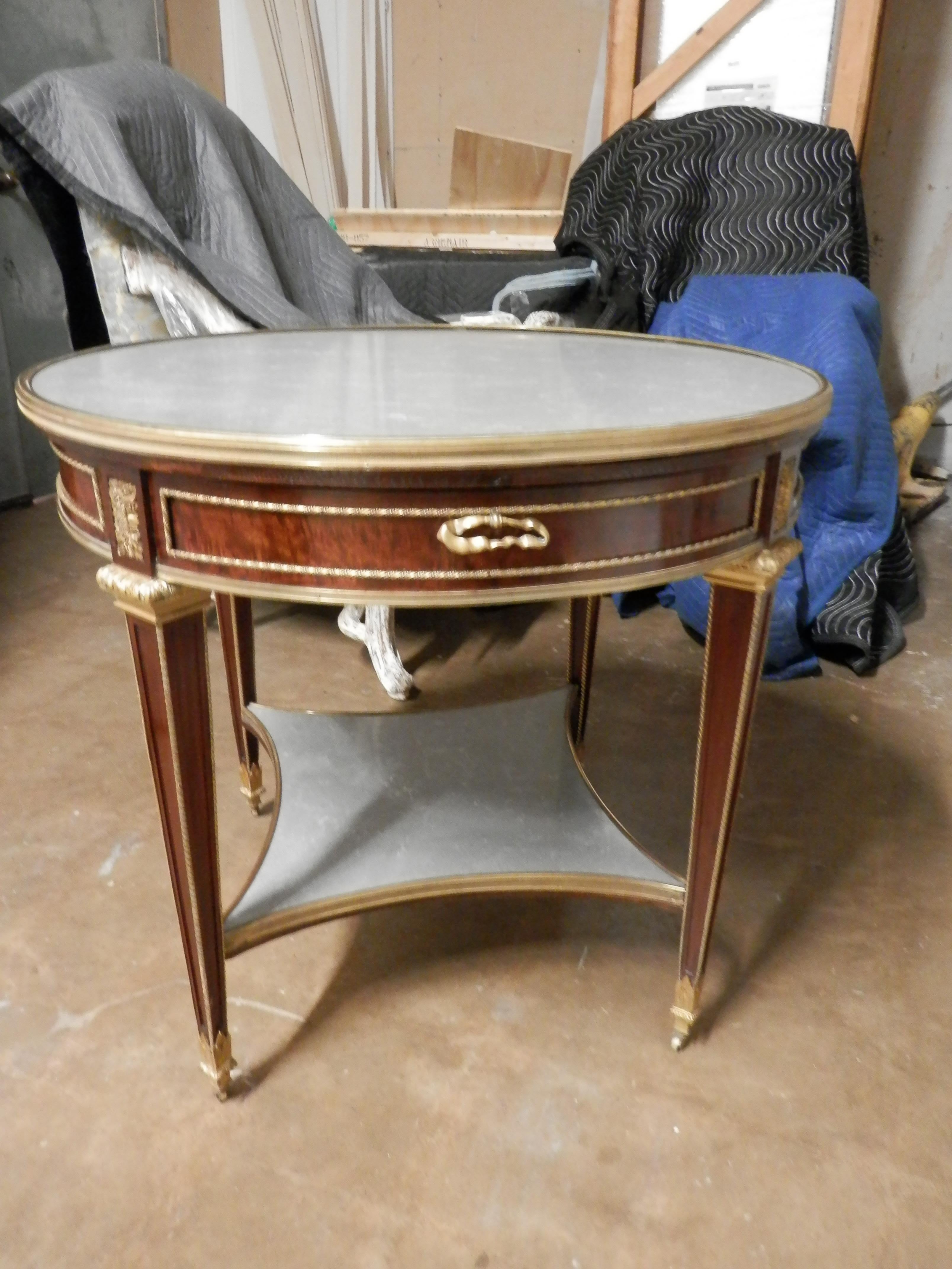 Très belle et rare table centrale Louis XVI française du 19ème siècle attribuée à Durand en vente 1