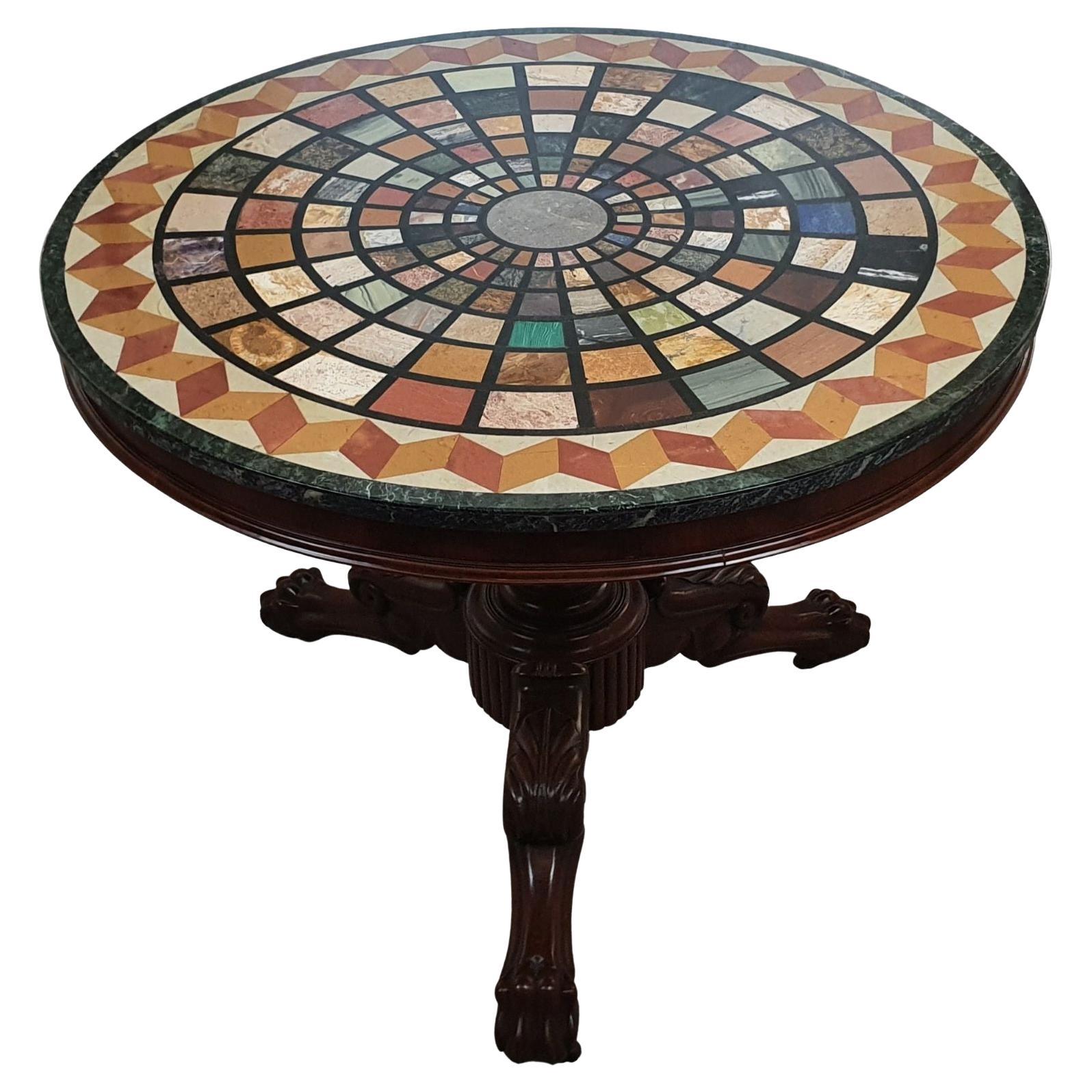 Très belle et rare table centrale à plateau de marbre du 19e siècle