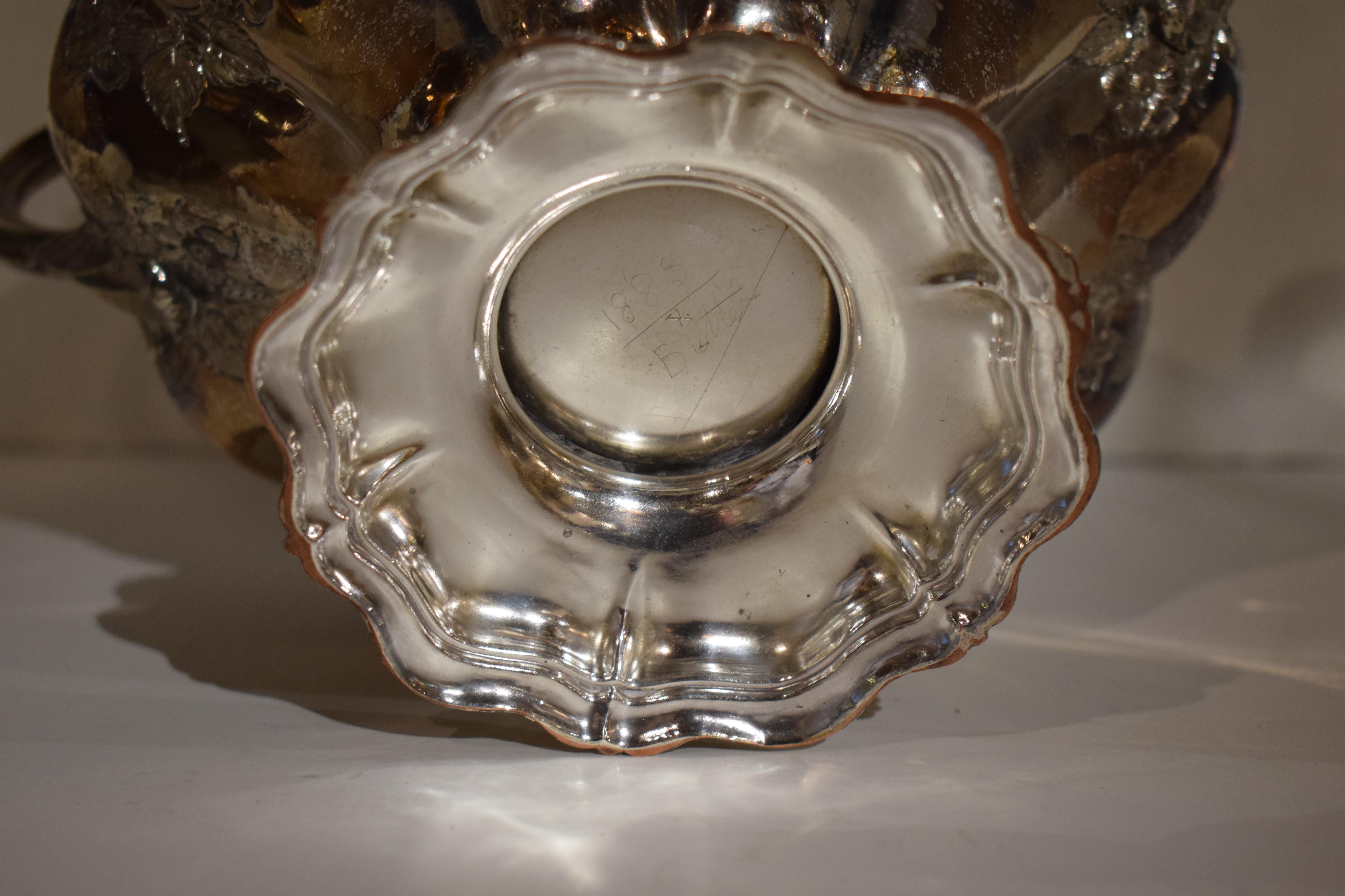 Début du 20ème siècle Un très beau et rare plat de service à caviar plaqué argent. en vente