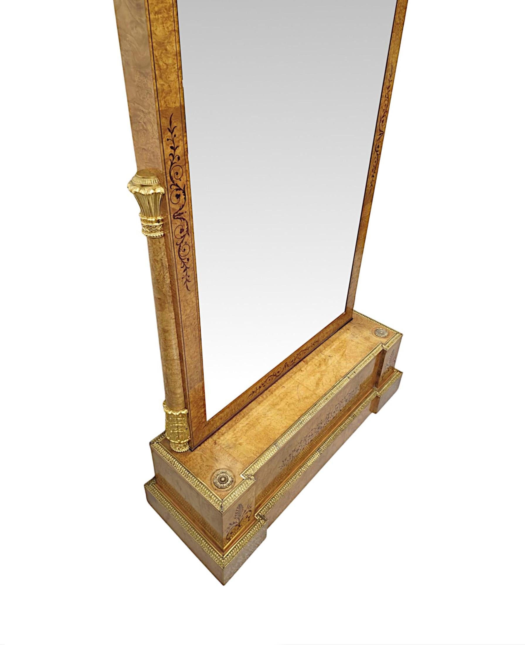 Très beau et inhabituel miroir de cheval en érable piqué incrusté du début du 20e siècle Bon état - En vente à Dublin, IE