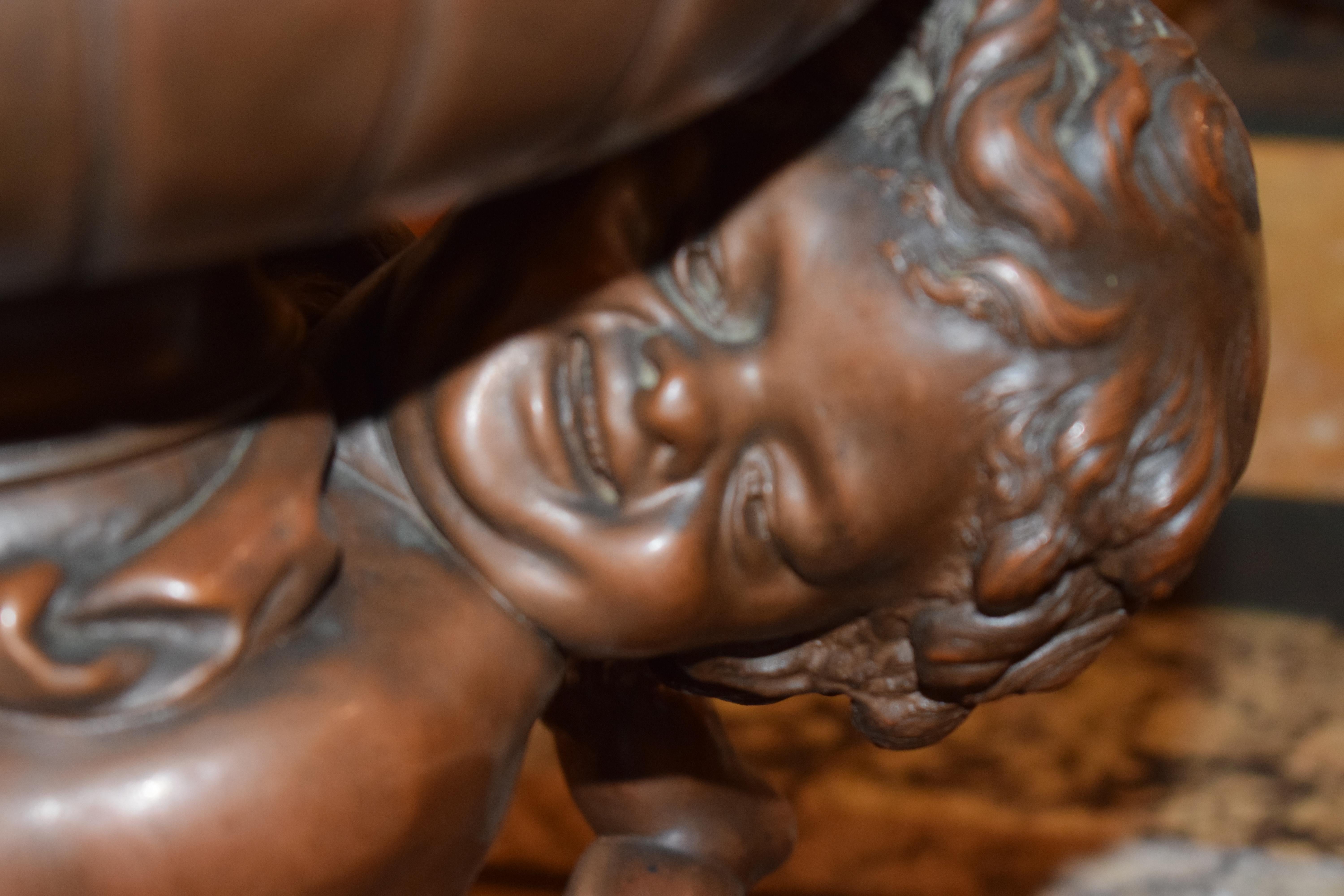 Très belle et inhabituelle jardinière figurative représentant un groupe d'angelots Bon état - En vente à Atlanta, GA