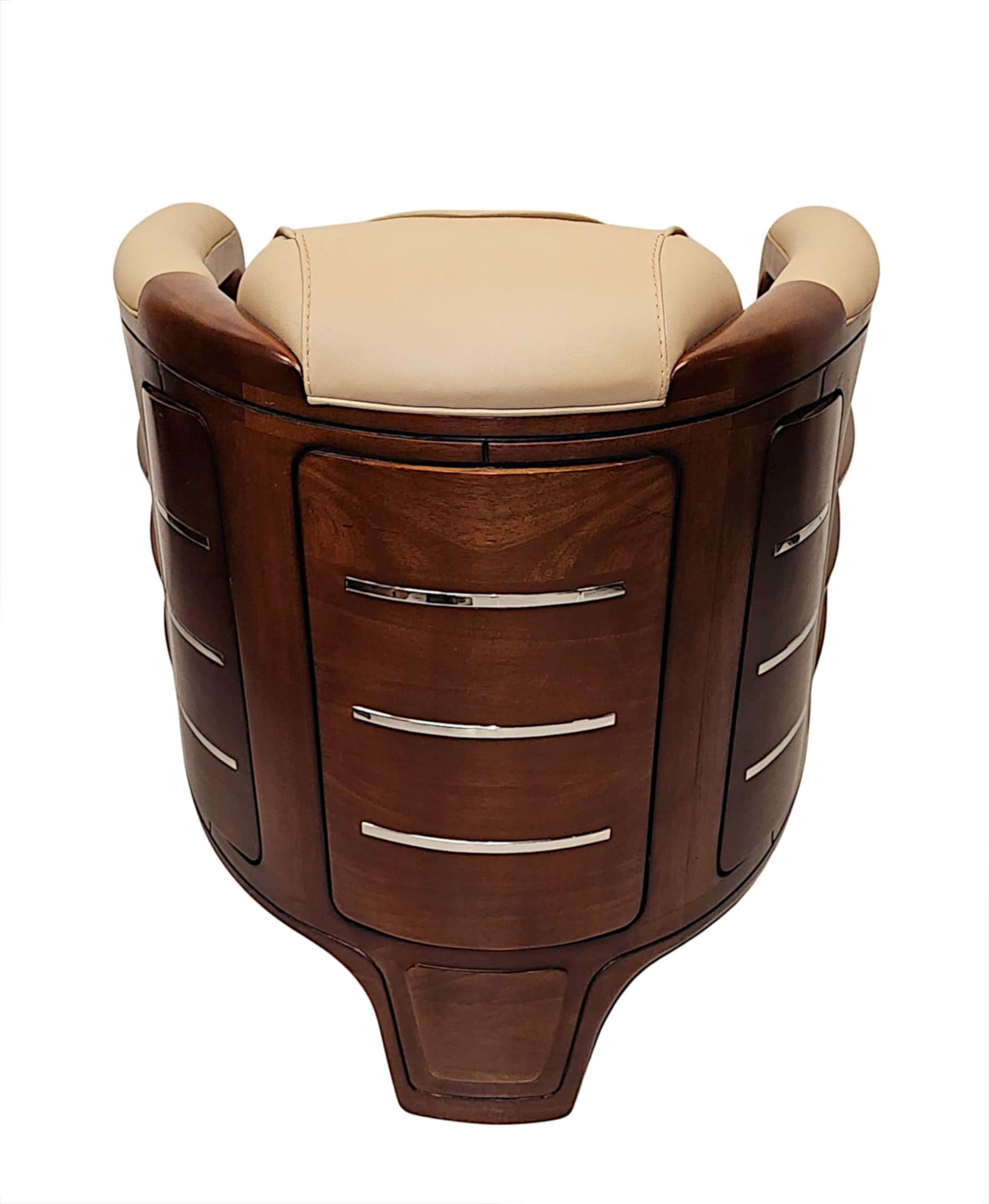 Très beau fauteuil en cuir et cerisier de style Diptych Fine Arts en vente 1