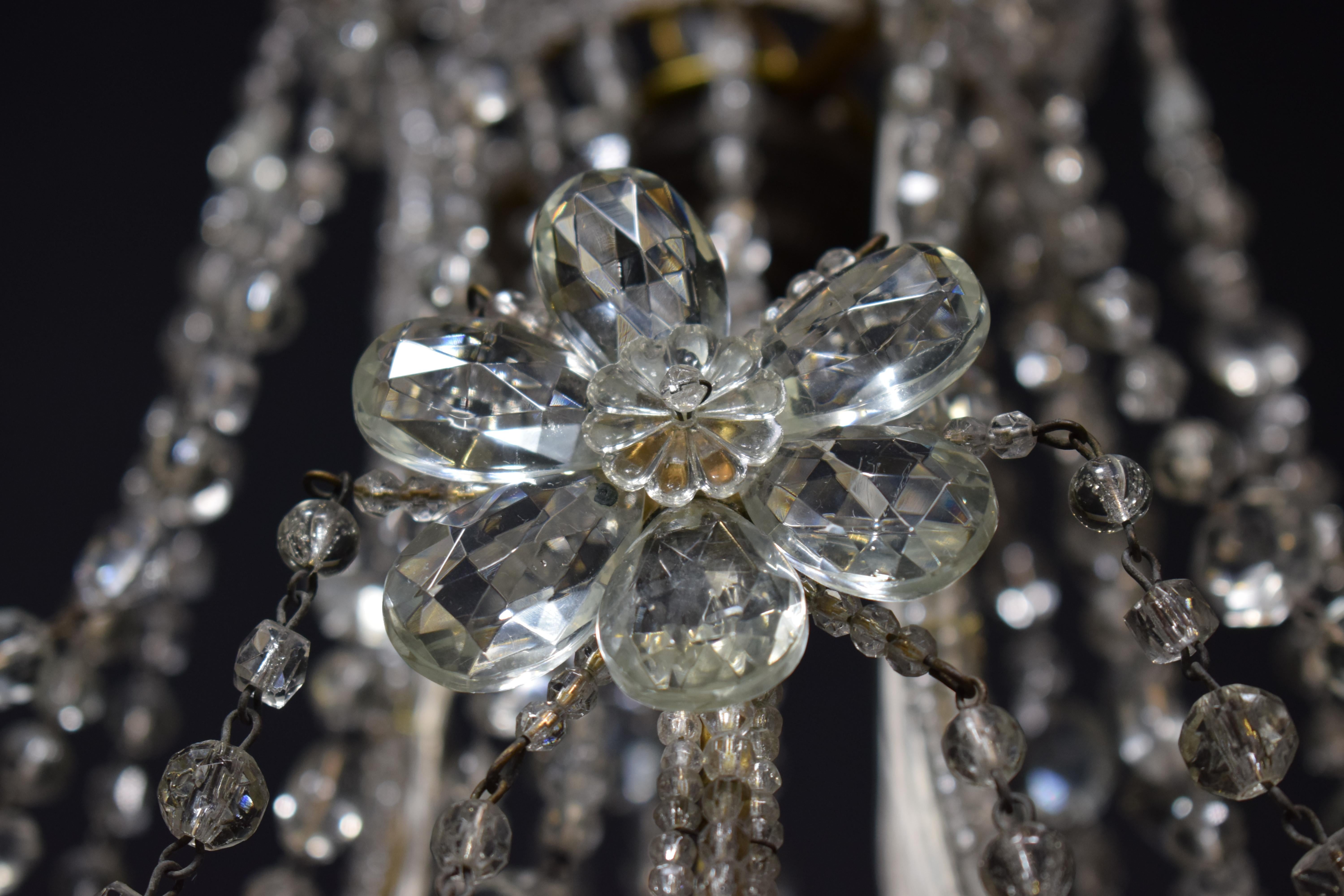 20ième siècle Très beau lustre en cristal baltique en vente