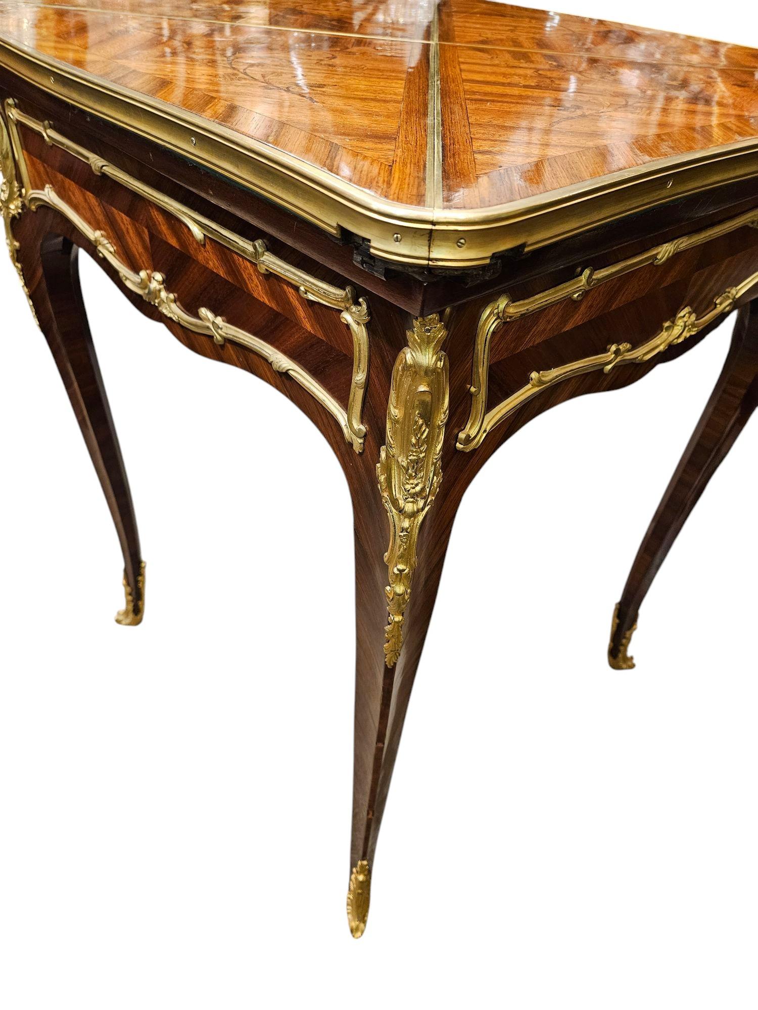 Provincial français Très belle table à cartes pour enveloppes montée en bronze doré du XIXe siècle en vente