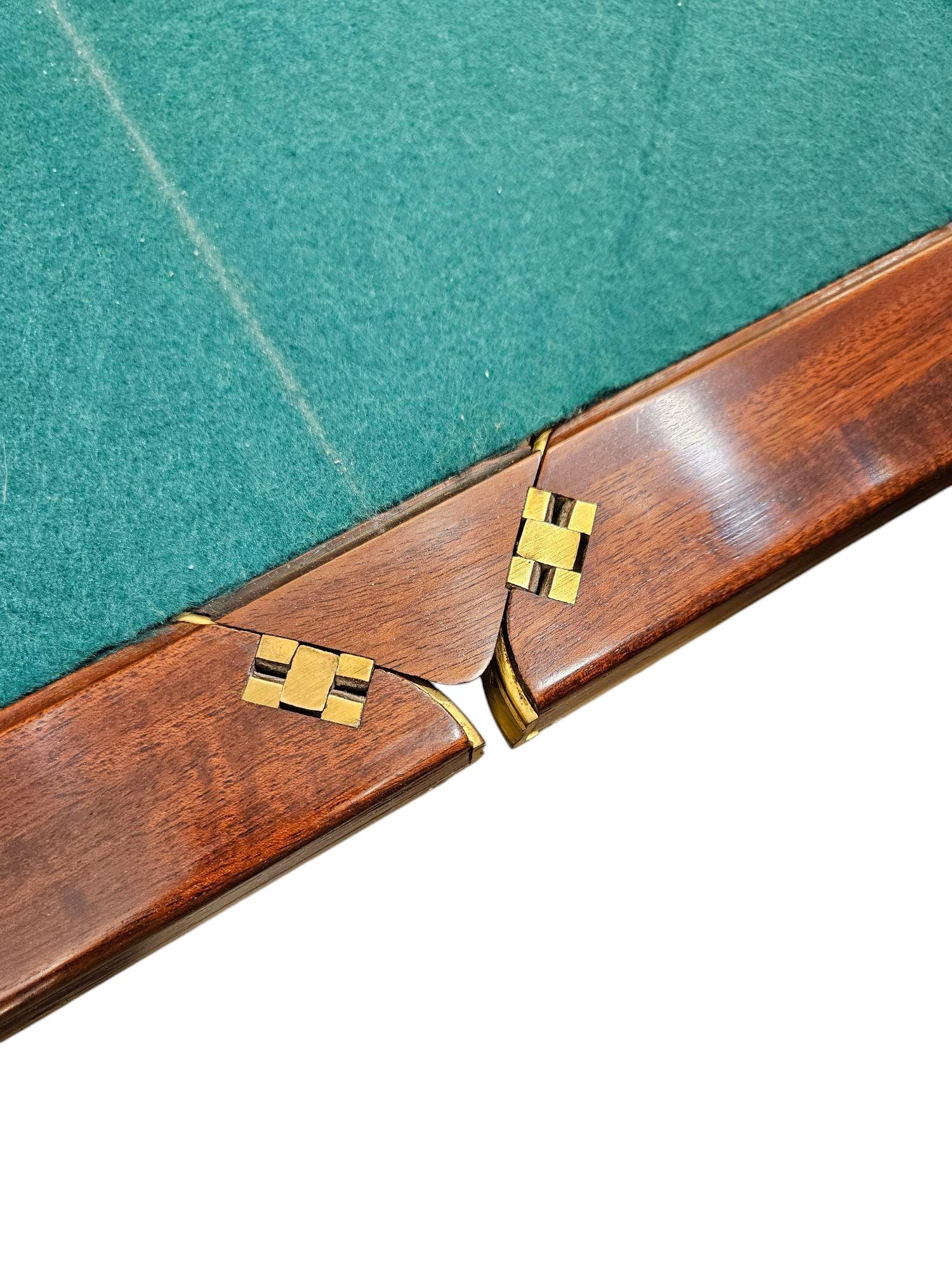 Français Très belle table à cartes pour enveloppes montée en bronze doré du XIXe siècle en vente