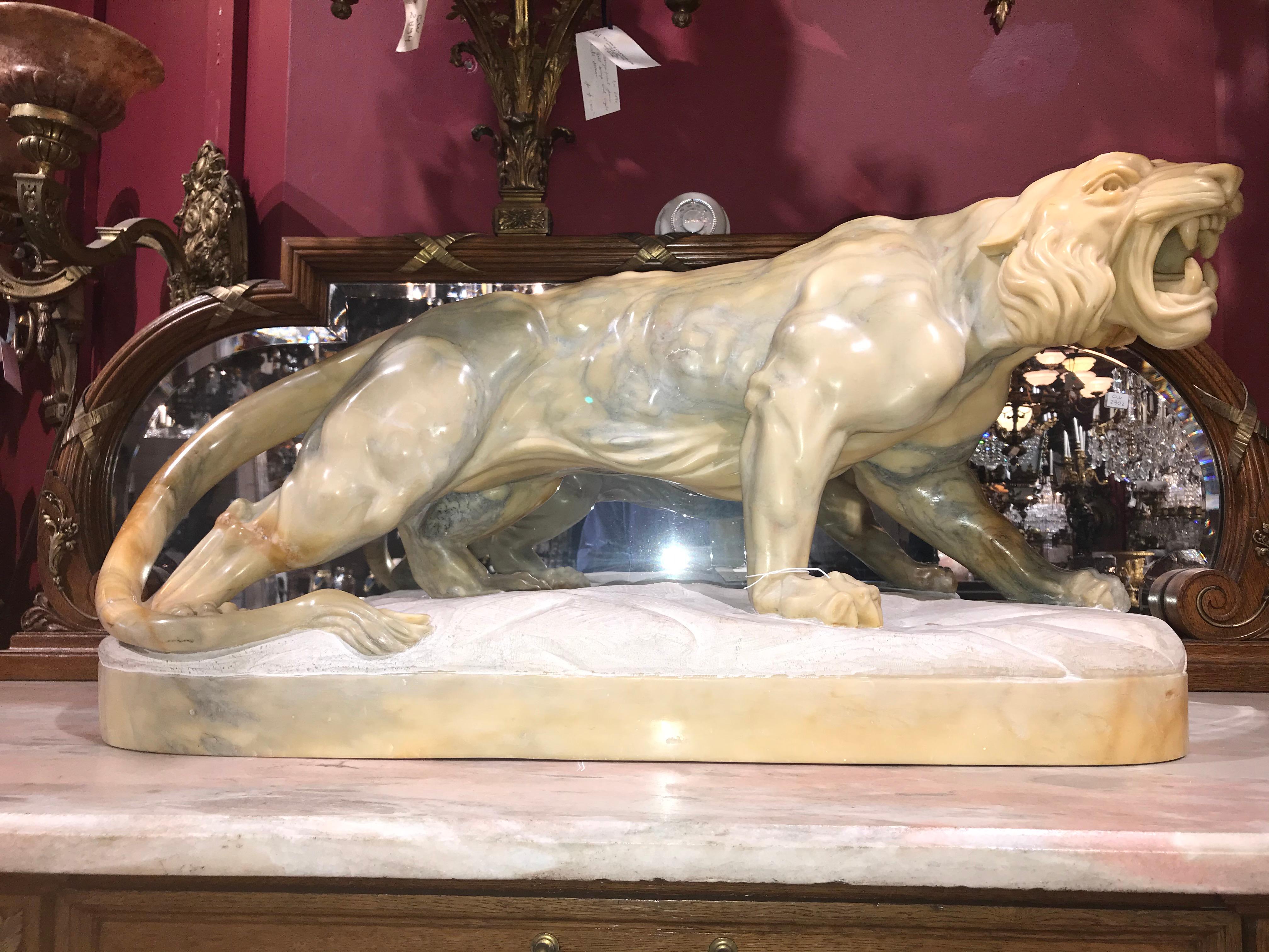 Feine geschnitzte Alabasterfigur eines Tigers im Angebot 4