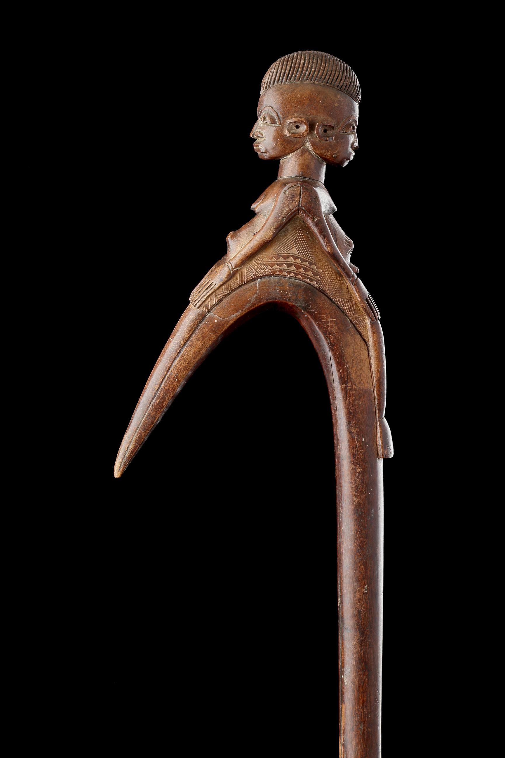 A Very Fine Carved Staff by Sikiré Kambiré (1896 - 1963) In Good Condition For Sale In London, GB