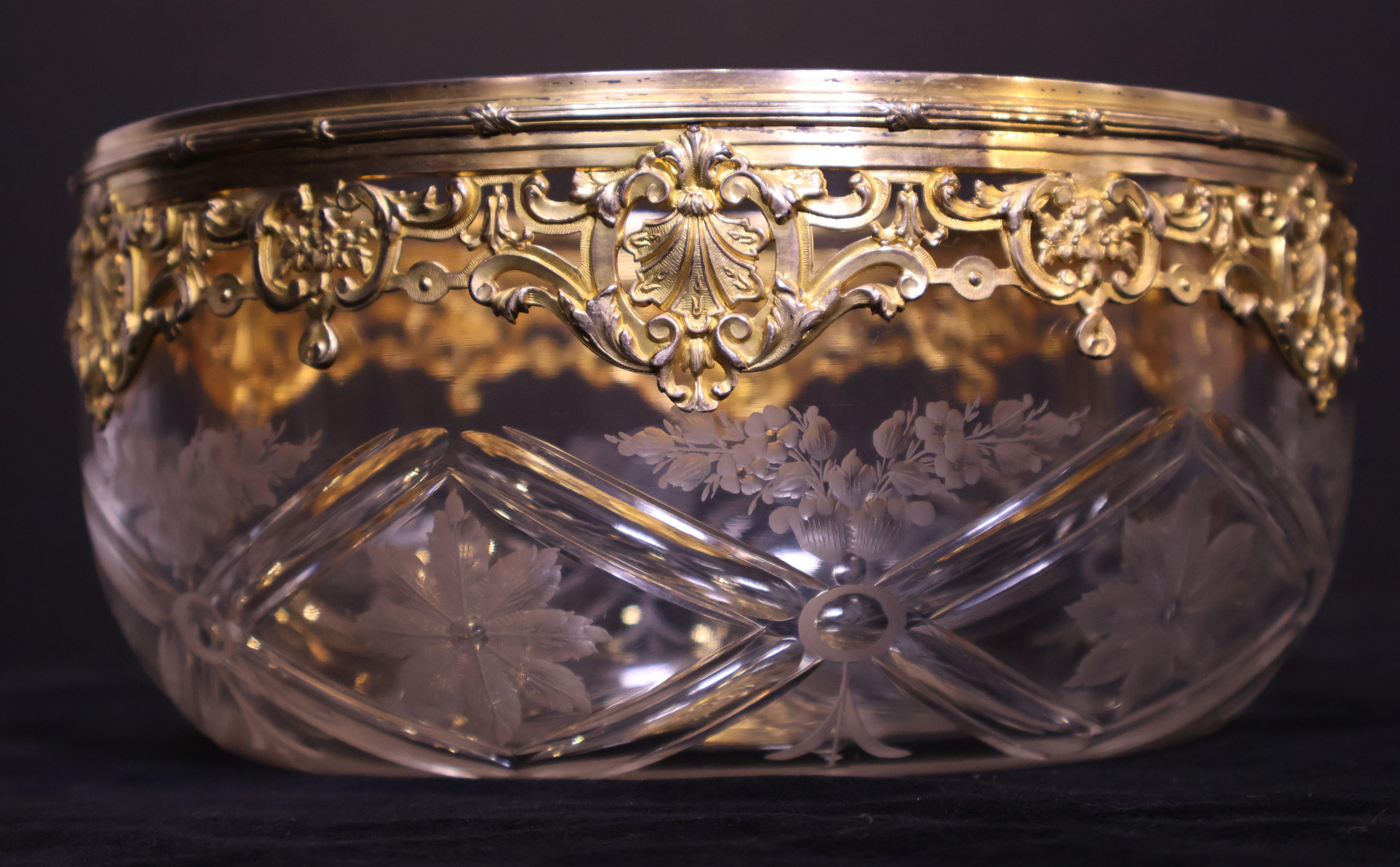  A Very Fine Crystal Centerpiece, cut and wheel engraved.  For Sale 7