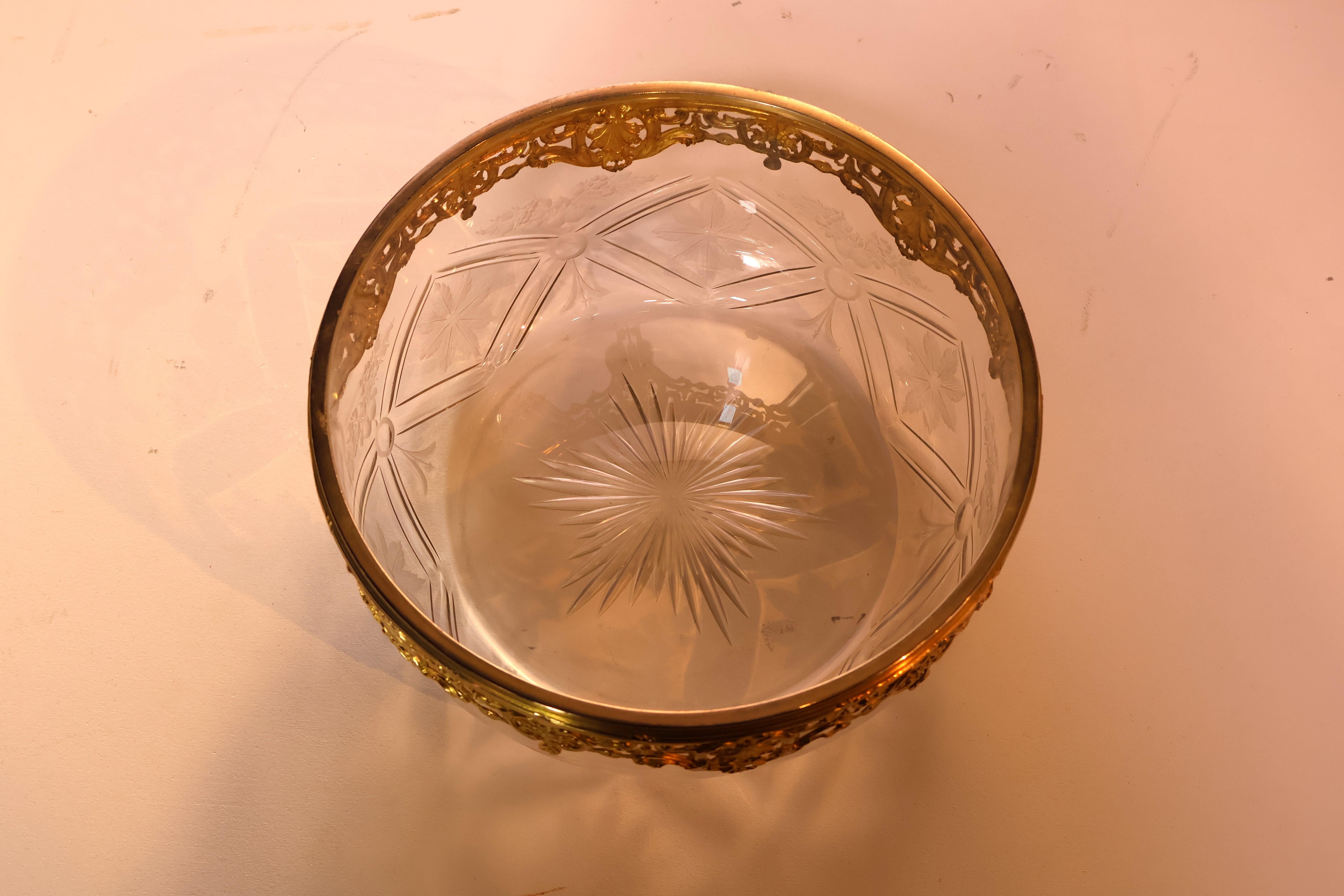  A Very Fine Crystal Centerpiece, cut and wheel engraved.  For Sale 1