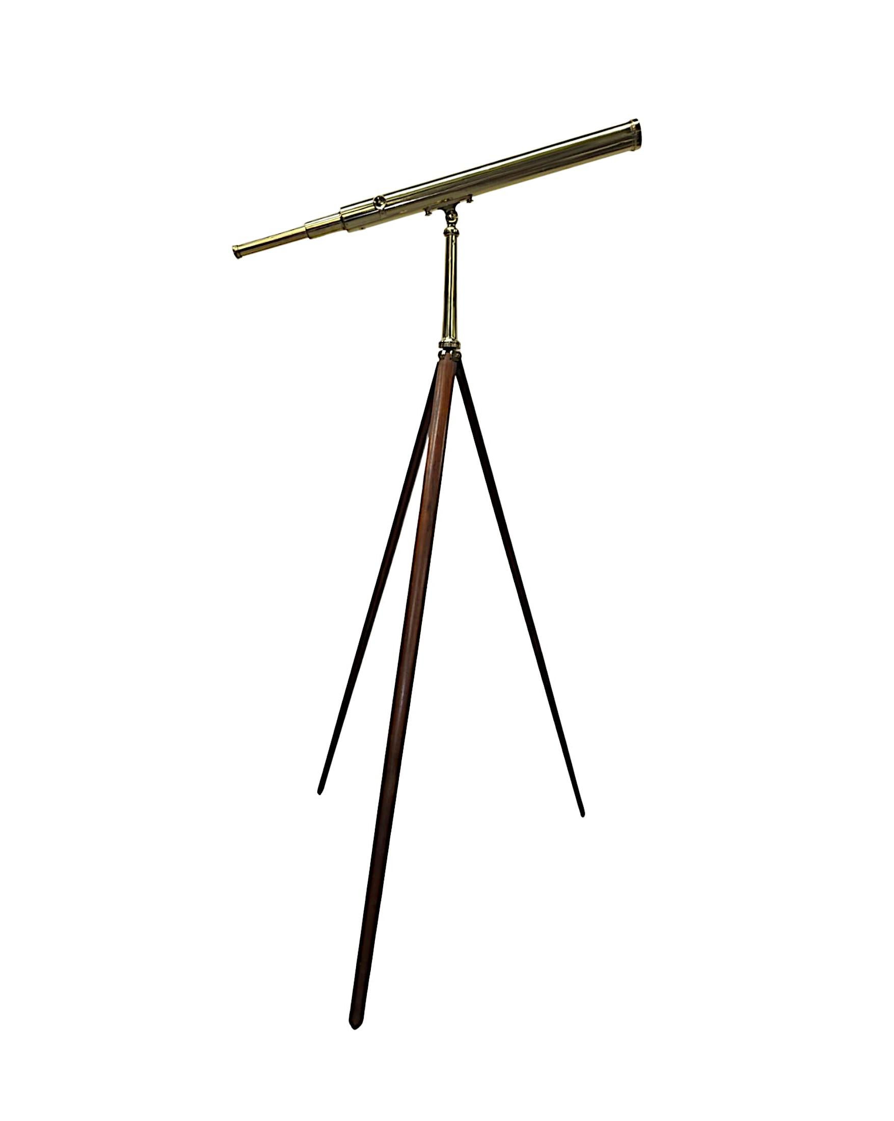 Anglais A Very Fine Early 19th Century Brass Telescope By W. & T. Gilbert, London en vente