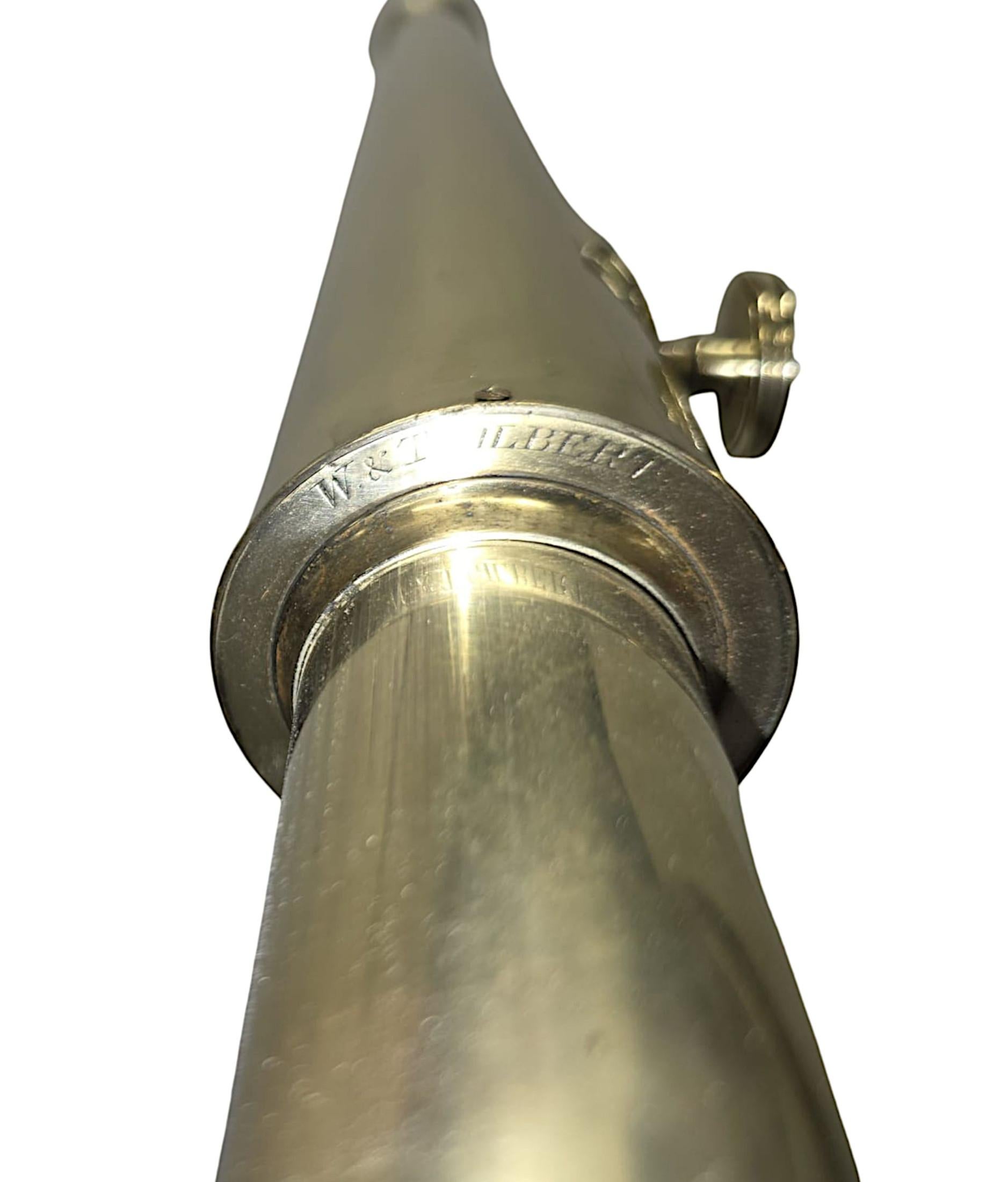 A Very Fine Early 19th Century Brass Telescope By W. & T. Gilbert, London en vente 1
