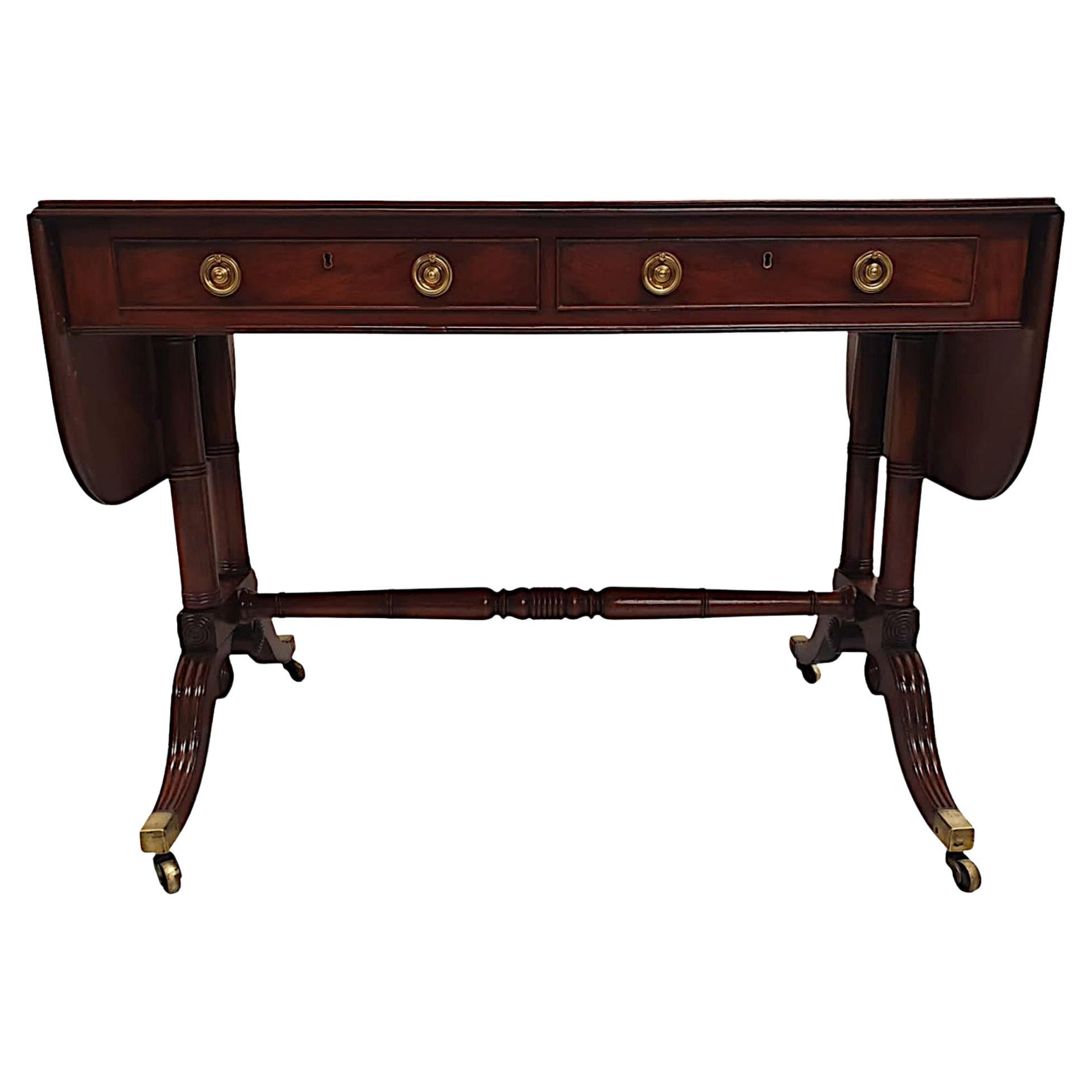 Très belle table de canapé Regency du début du 19e siècle