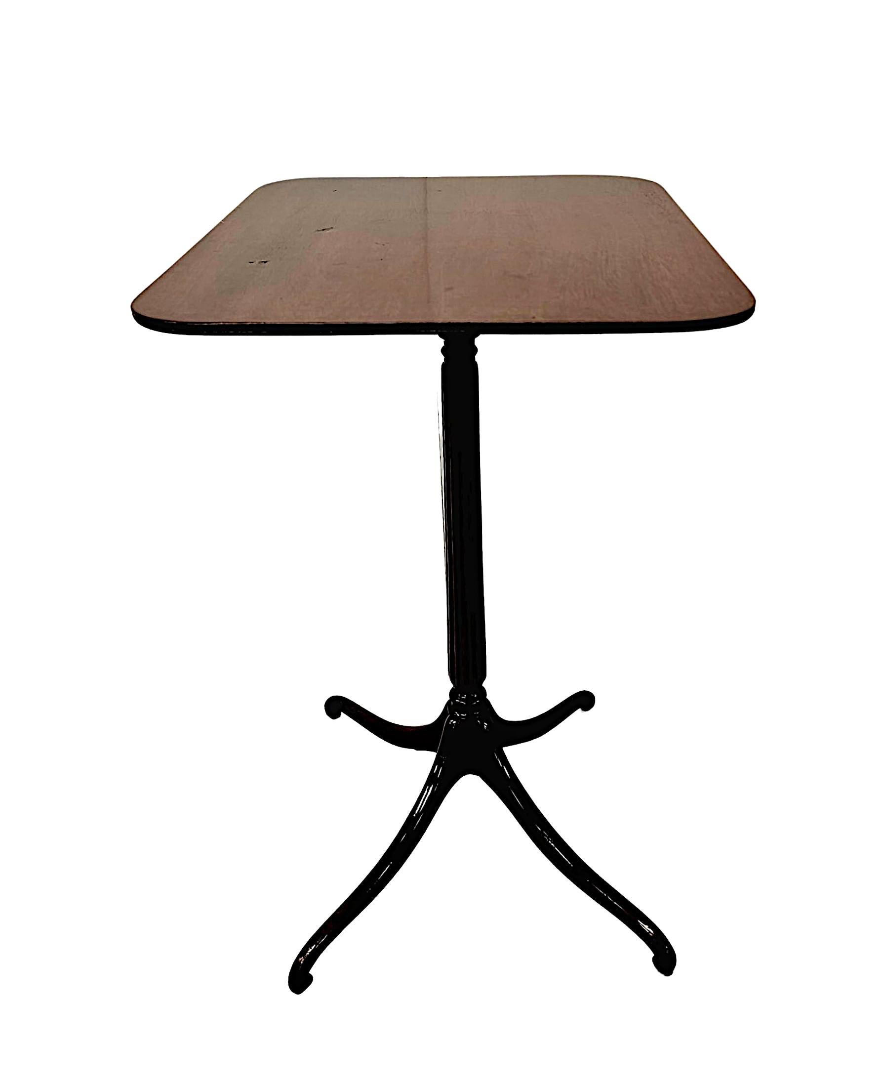 XIXe siècle Très belle table d'appoint ou de lampe du début du 19e siècle d'après Gillows en vente