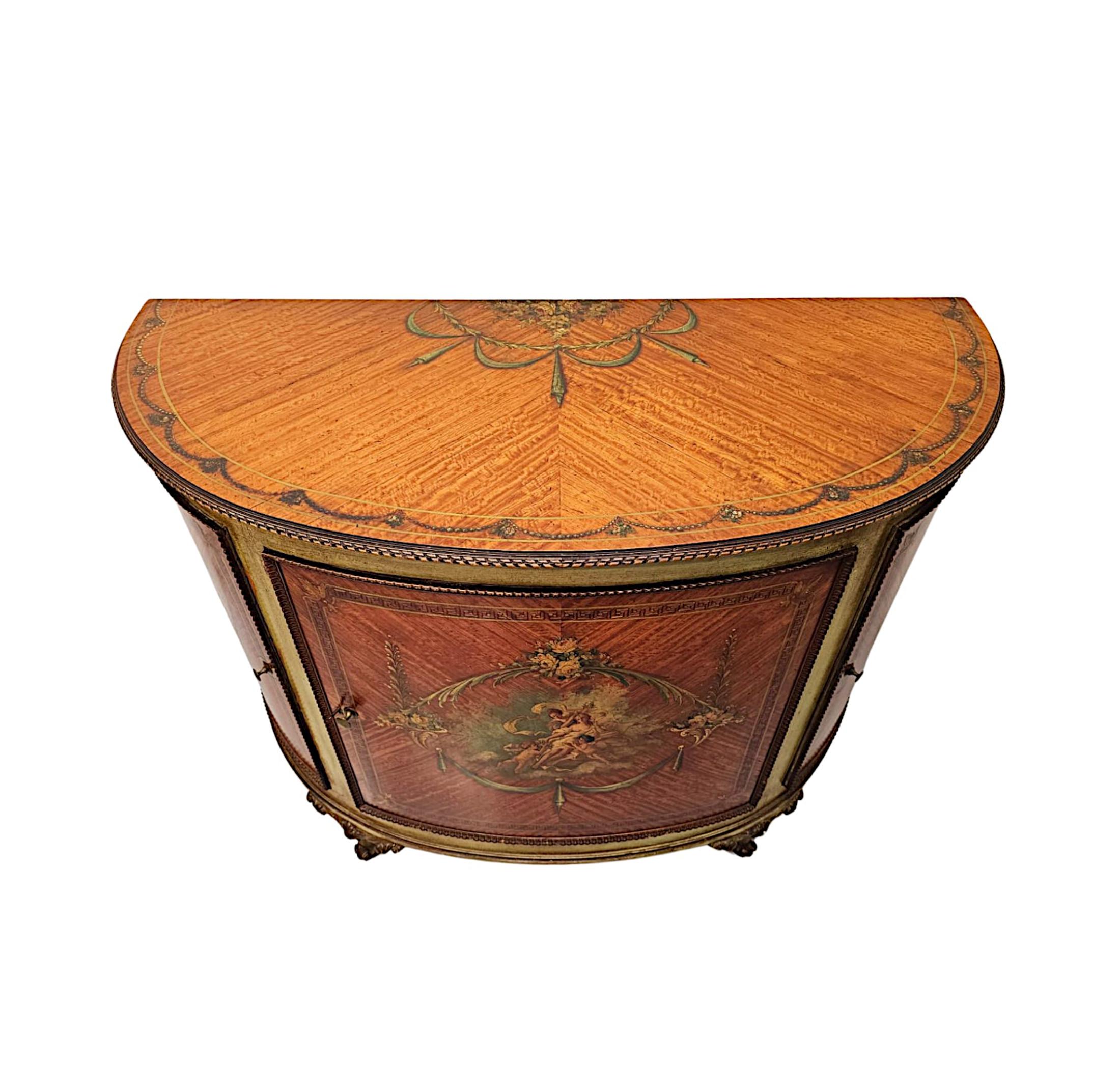 20ième siècle Très beau meuble d'appoint Demilune du début du 20e siècle en vente