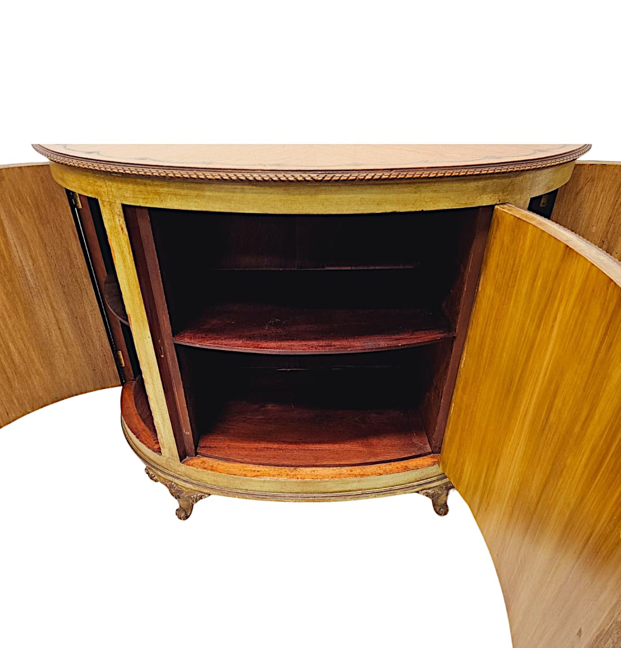 Très beau meuble d'appoint Demilune du début du 20e siècle en vente 1