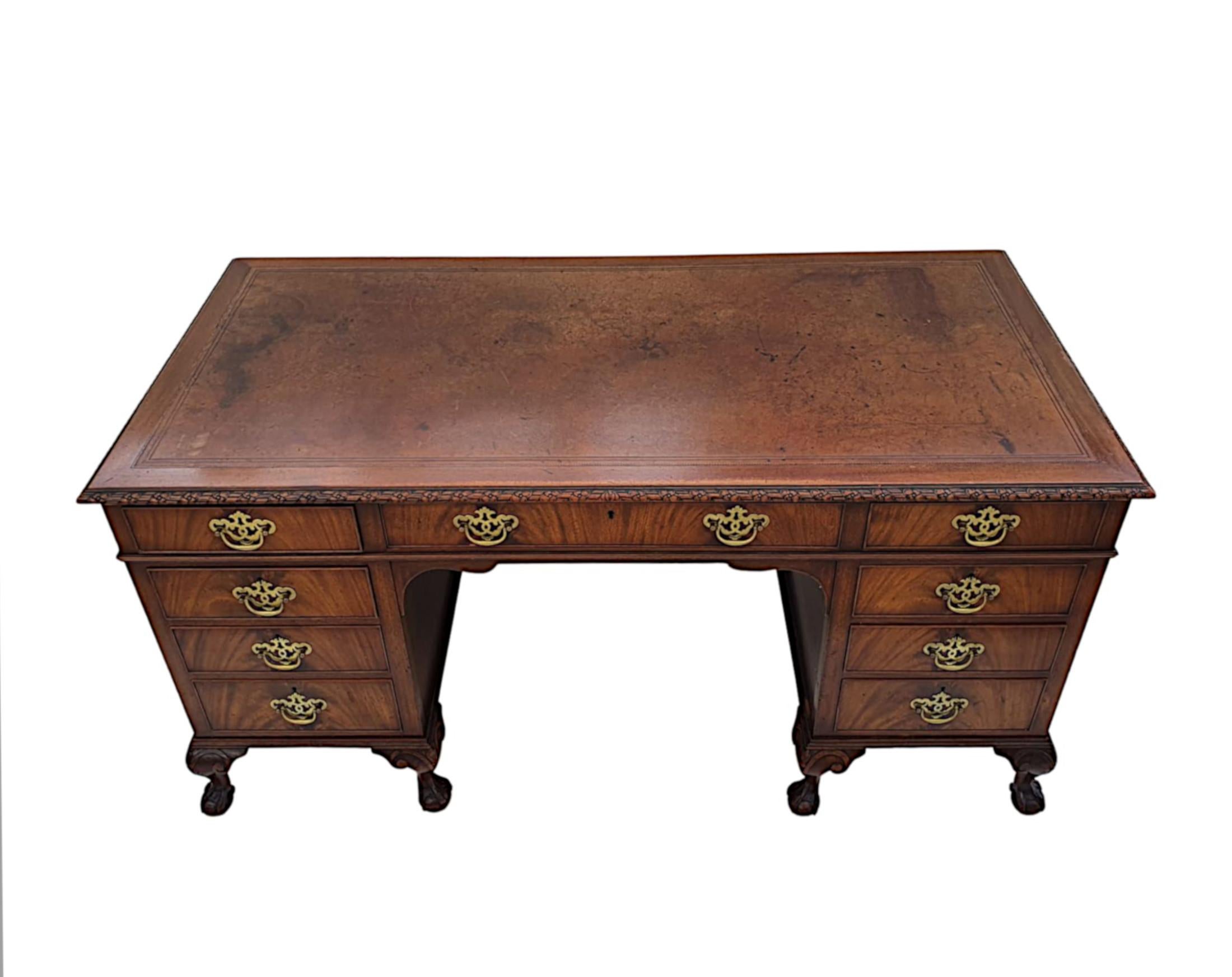 Very Fine Early 20th Century Desk Labelled Waring and Gillow In Good Condition For Sale In Dublin, IE