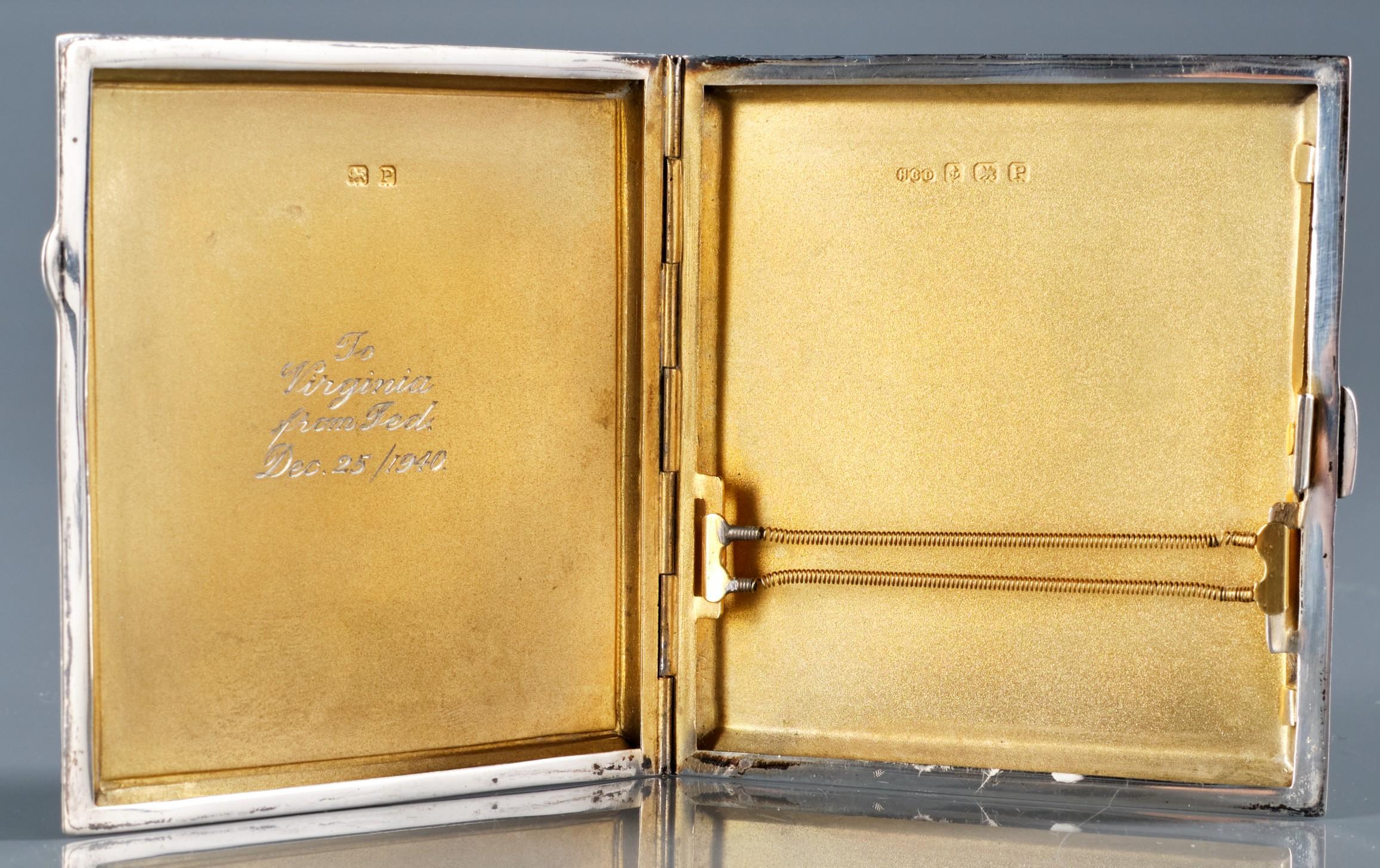 A Very Fine Early 20th Century Enamelled Sterling Silver Cigarette Case  In Good Condition For Sale In Ottawa, Ontario