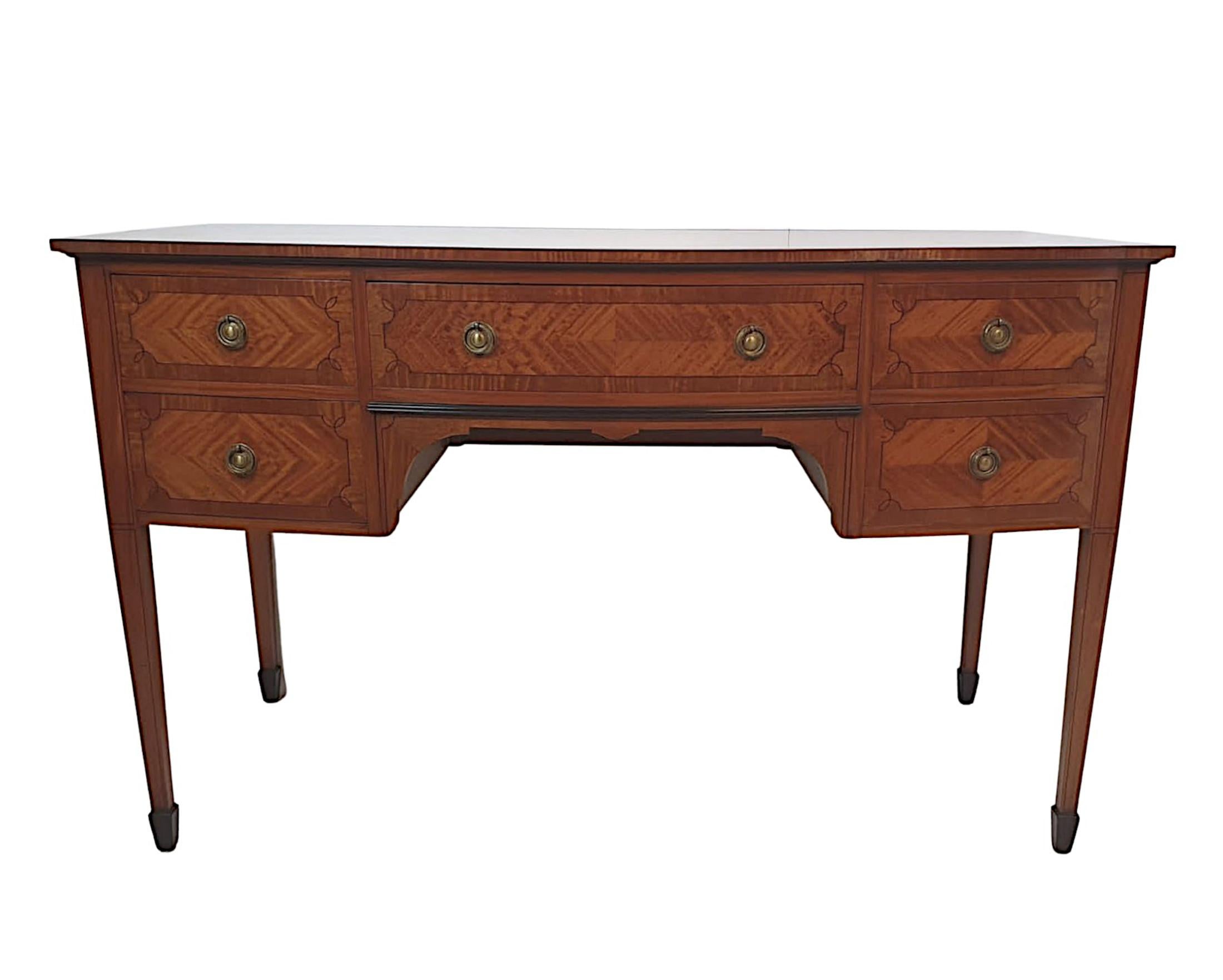 Very Fine Edwardian Satinwood Writing Desk or Dressing Table In Good Condition For Sale In Dublin, IE