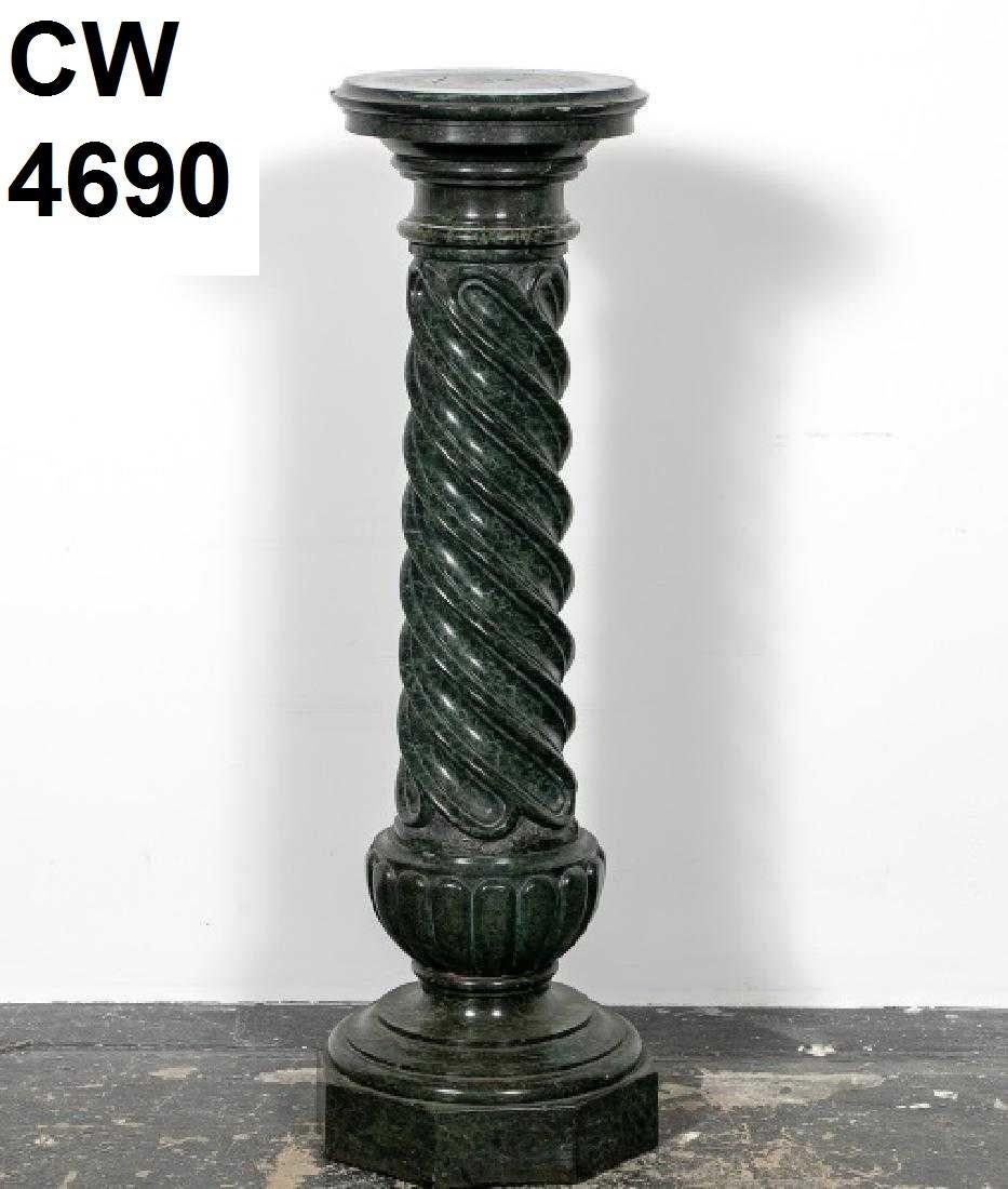 A very fine green marble column motif pedestal with moveable top. In very good condition.
France, circa 1880.
Dimensions: Height 41 1/2
