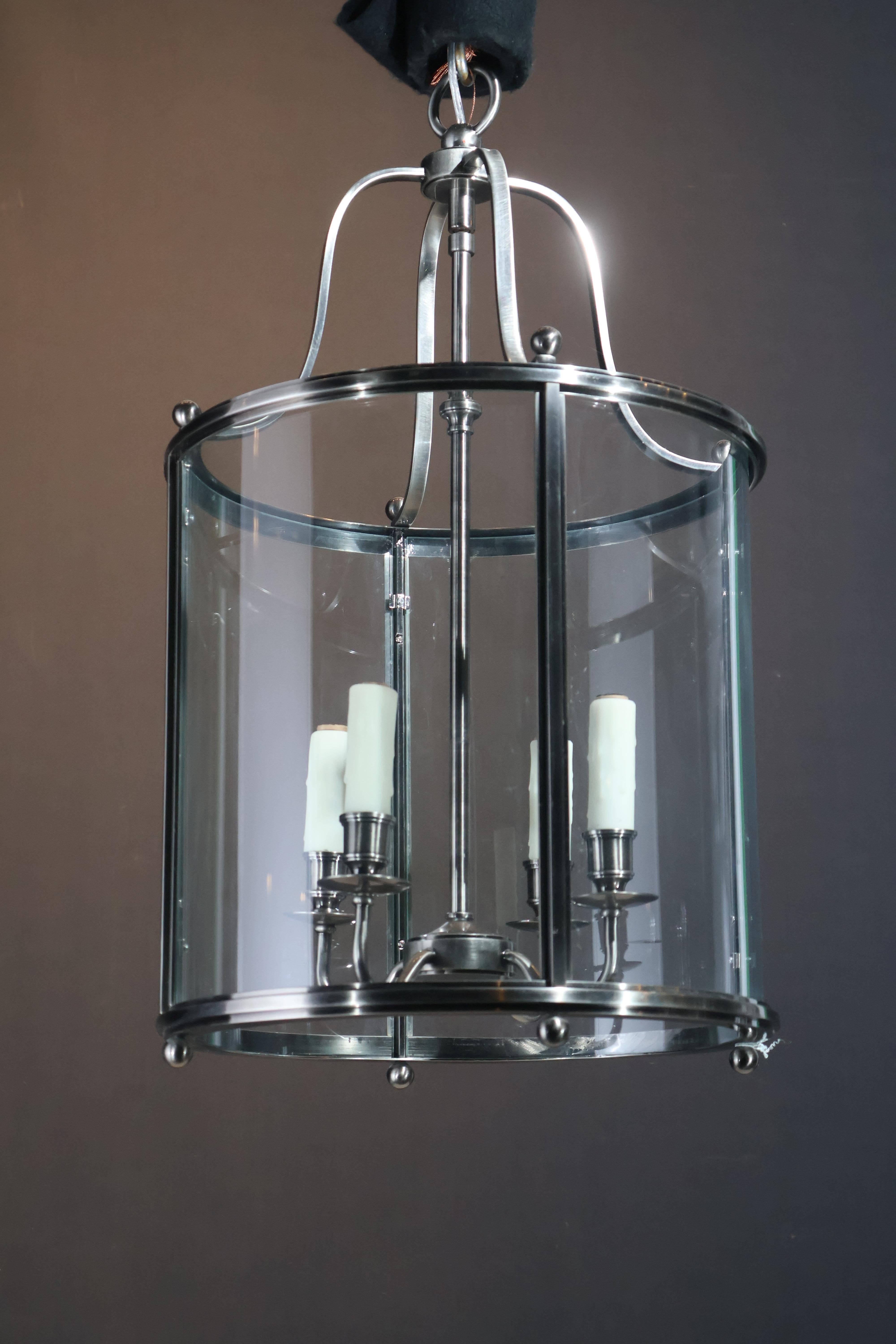 Bronze Très belle lanterne moderne à quatre lumières en vente
