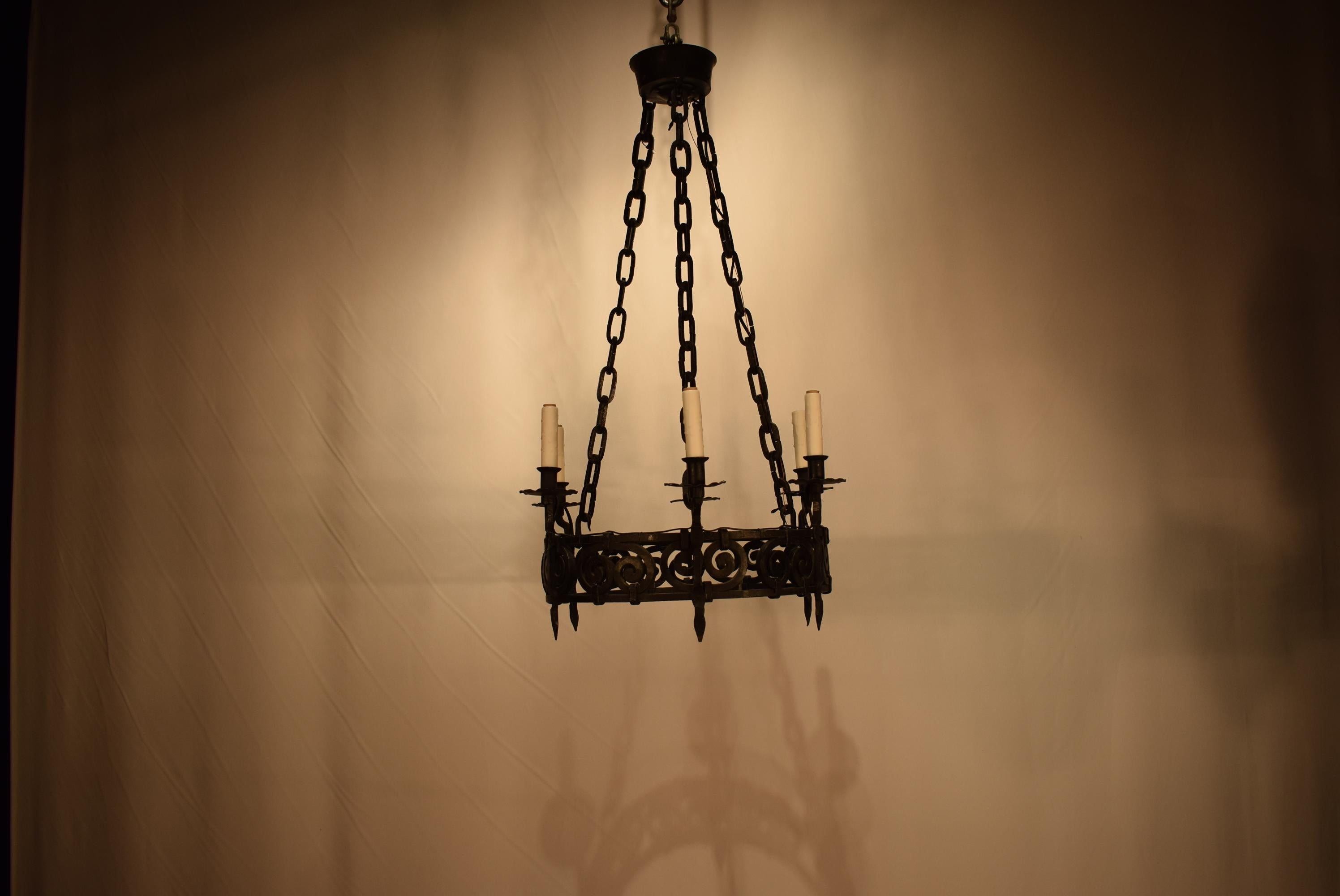 A very fine French Provincial Iron chandelier. France, circa 1900.
6 Lights.
Dimensions: Height 37 1/2