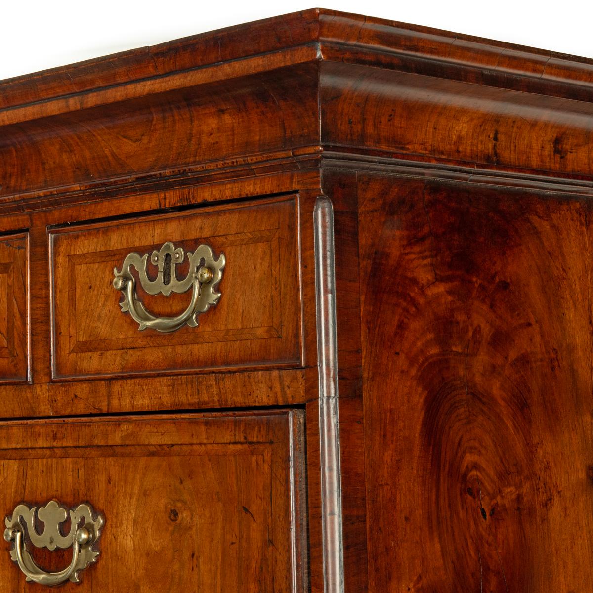 A very fine George I walnut tallboy In Good Condition For Sale In Lymington, Hampshire