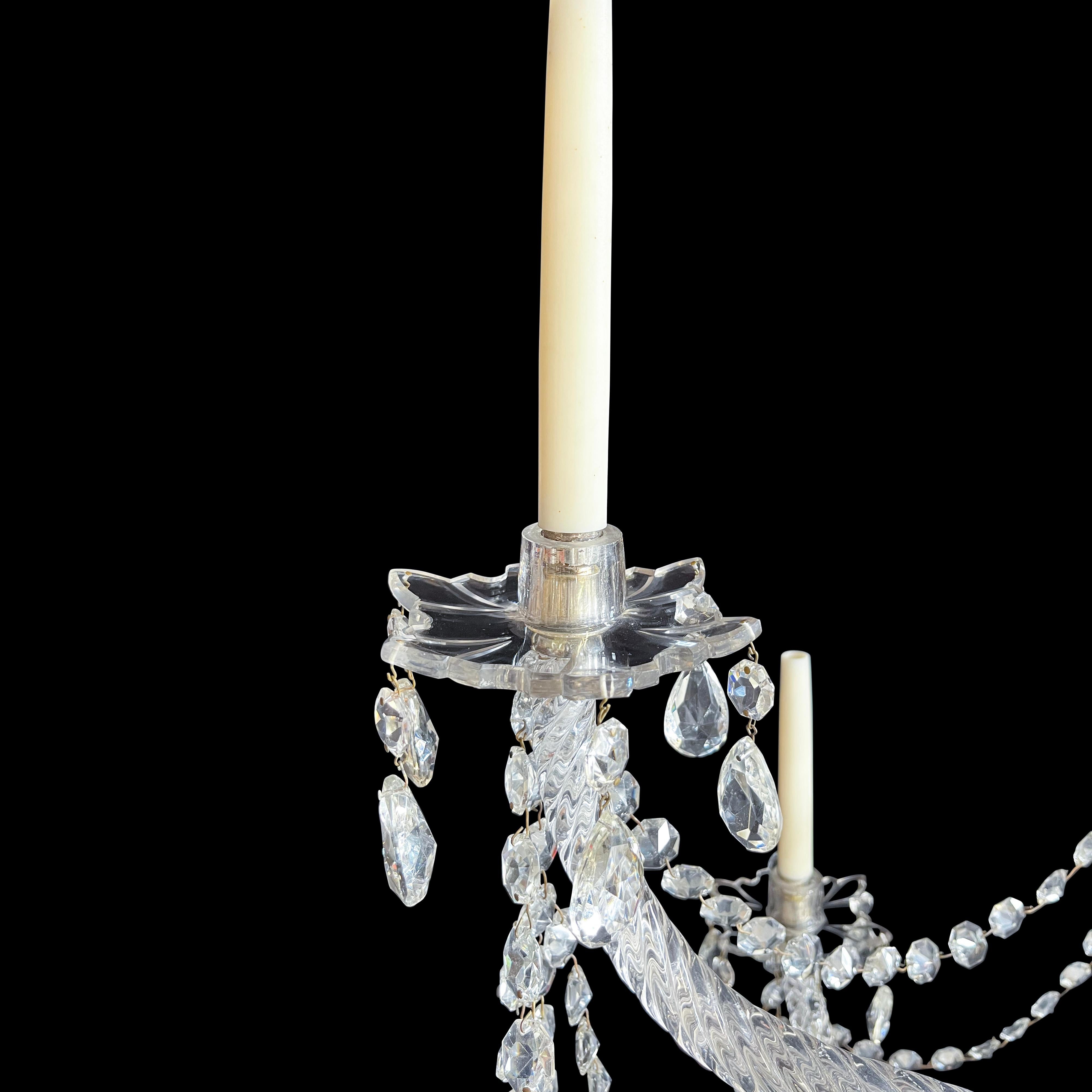 Sehr feiner George III. mundgeblasener und geschliffener Kristallkronleuchter mit zehn Lichtern im Zustand „Gut“ im Angebot in Southall, GB
