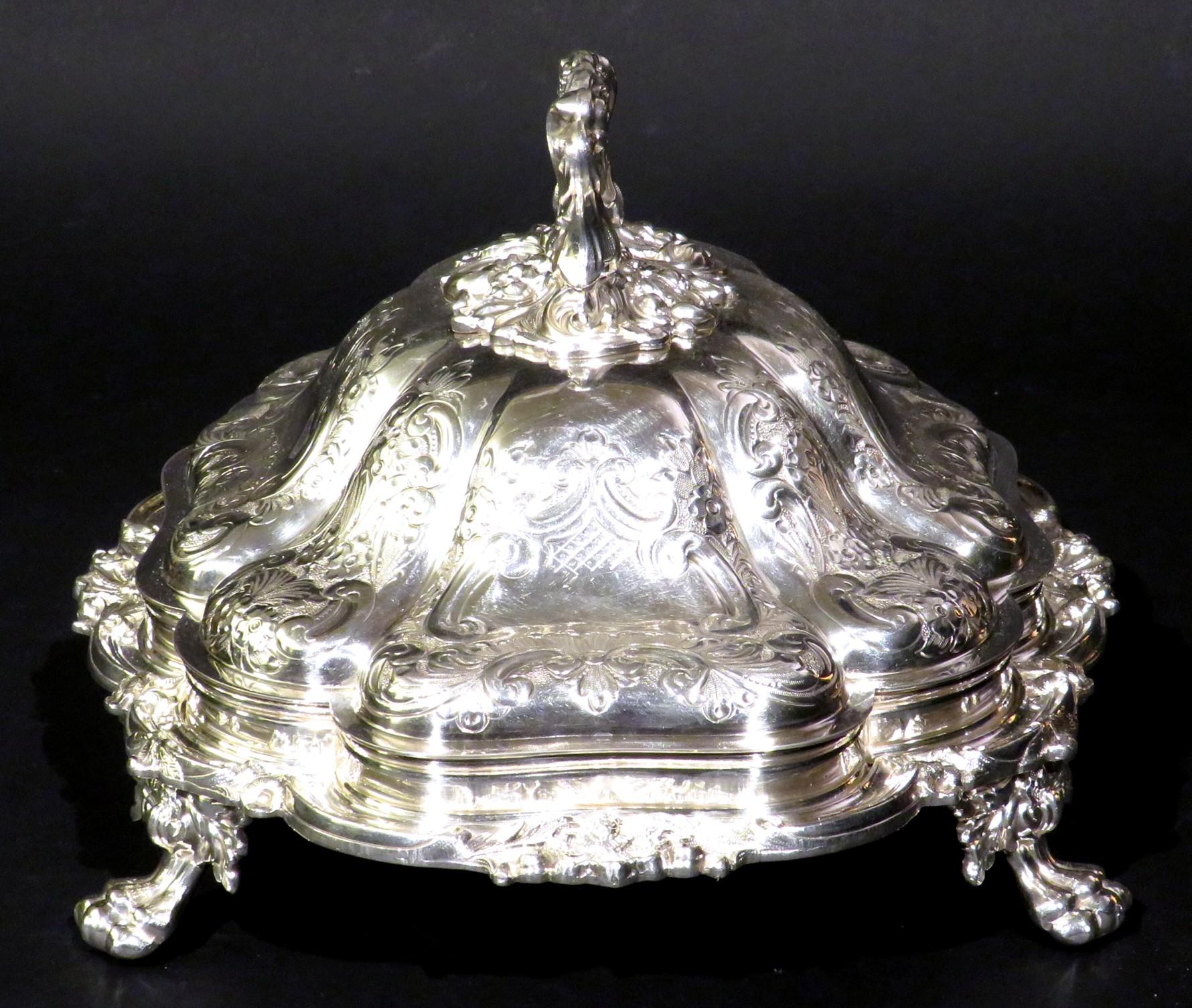 Victorian A Very Fine George V Period Silver Plated Entrée Dish, England Circa 1912 For Sale
