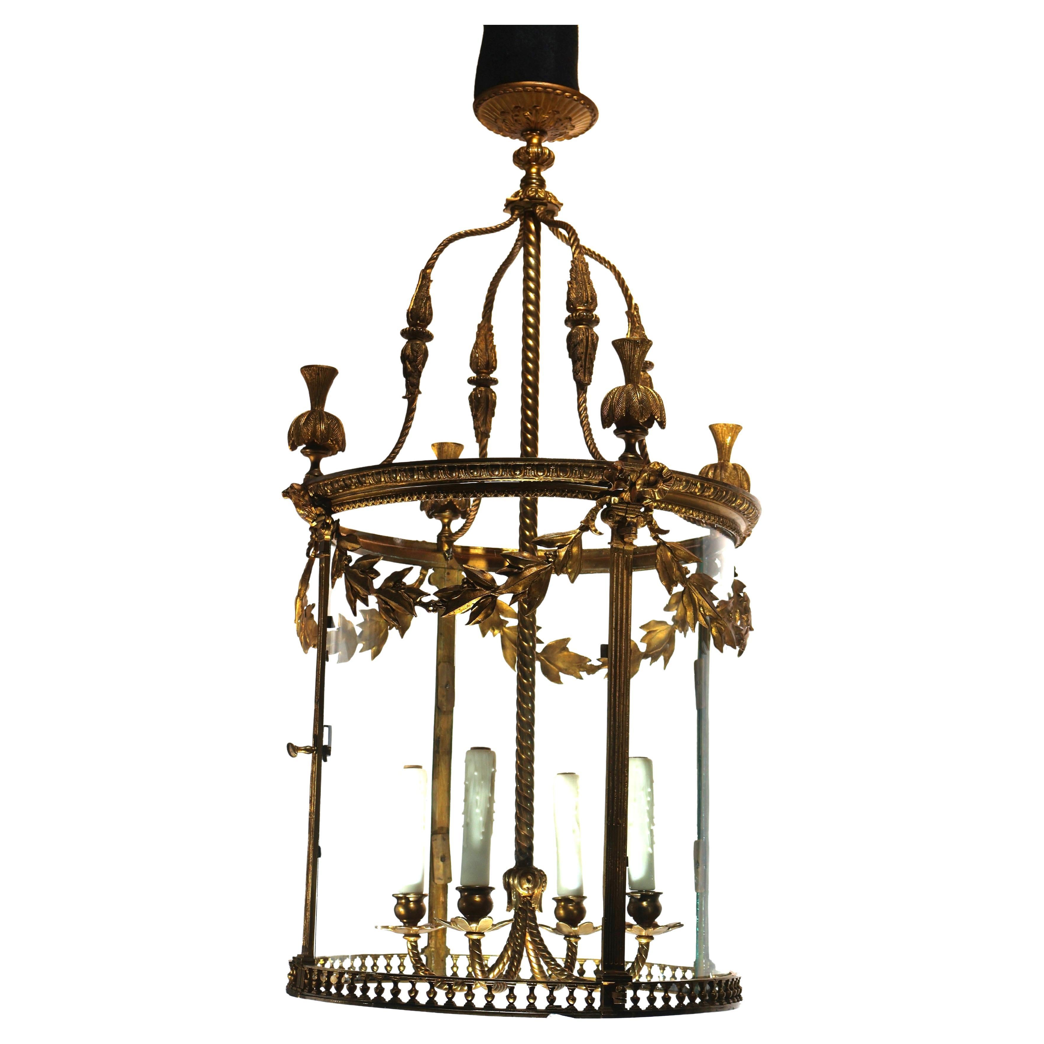 Louis XVI Une très belle lanterne cylindrique en bronze doré en vente