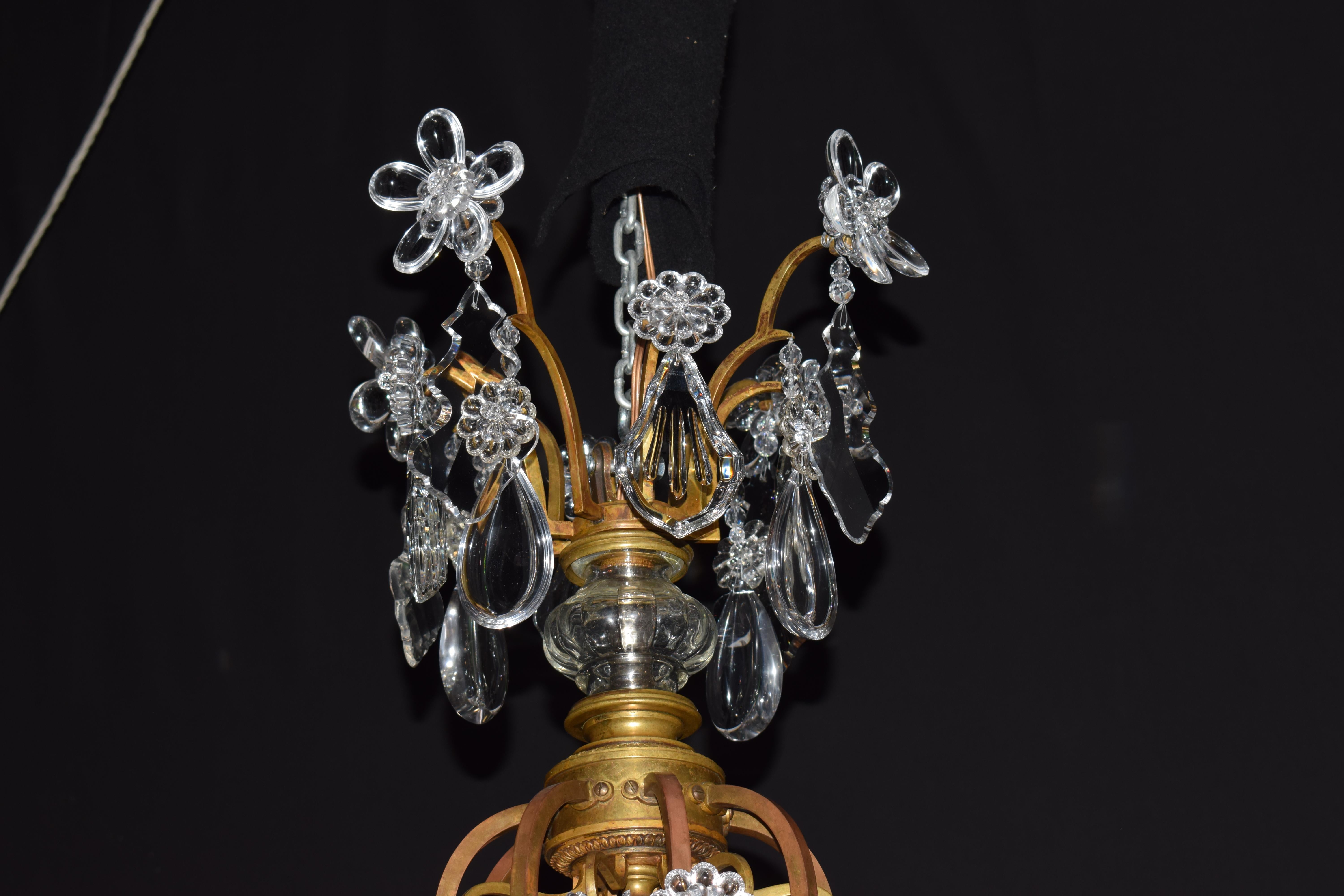 Début du 20ème siècle Très beau lustre « Age » de style Louis XV en bronze doré et cristal en vente