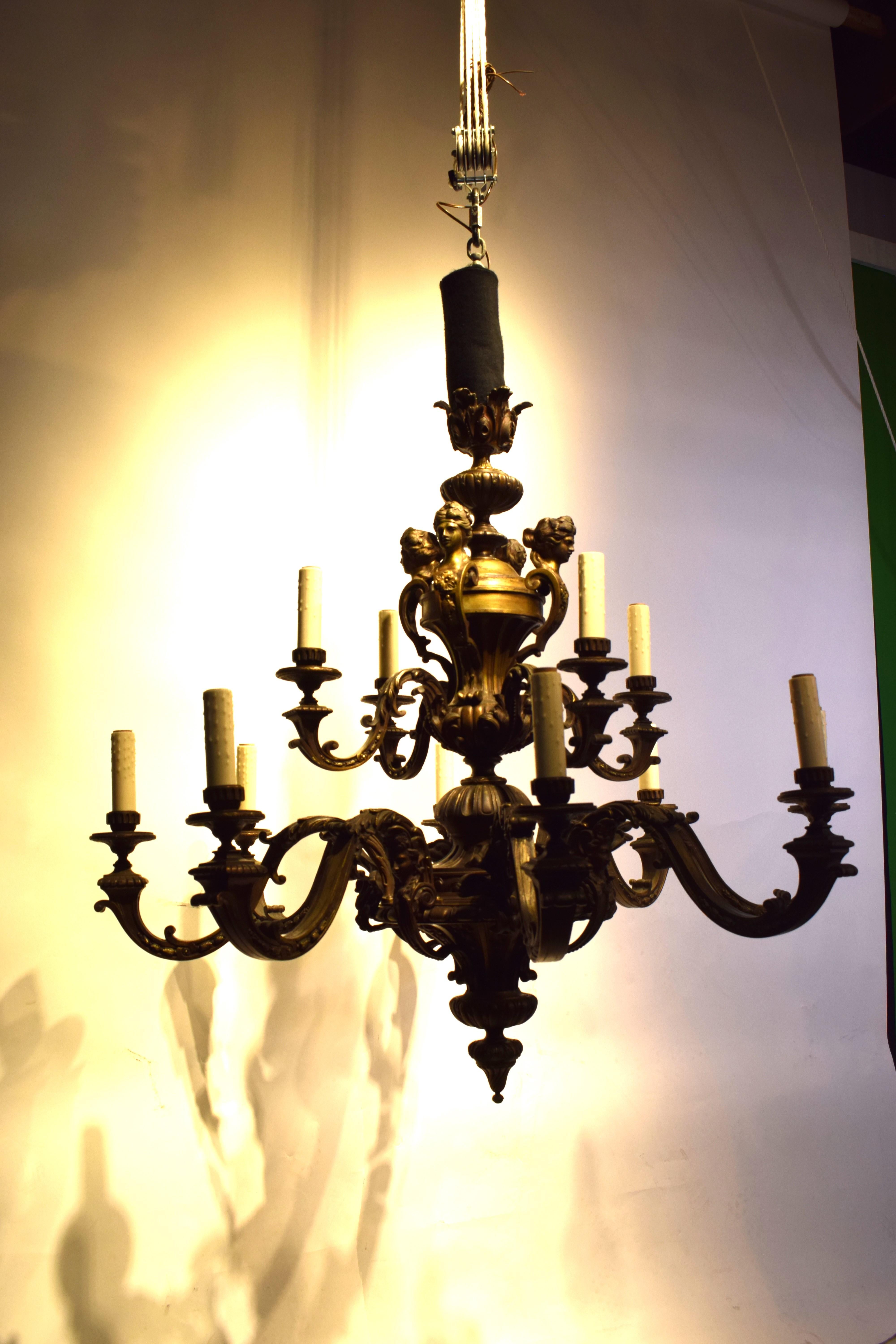 Early 20th Century A Very Fine Gilt Bronze Chandelier For Sale