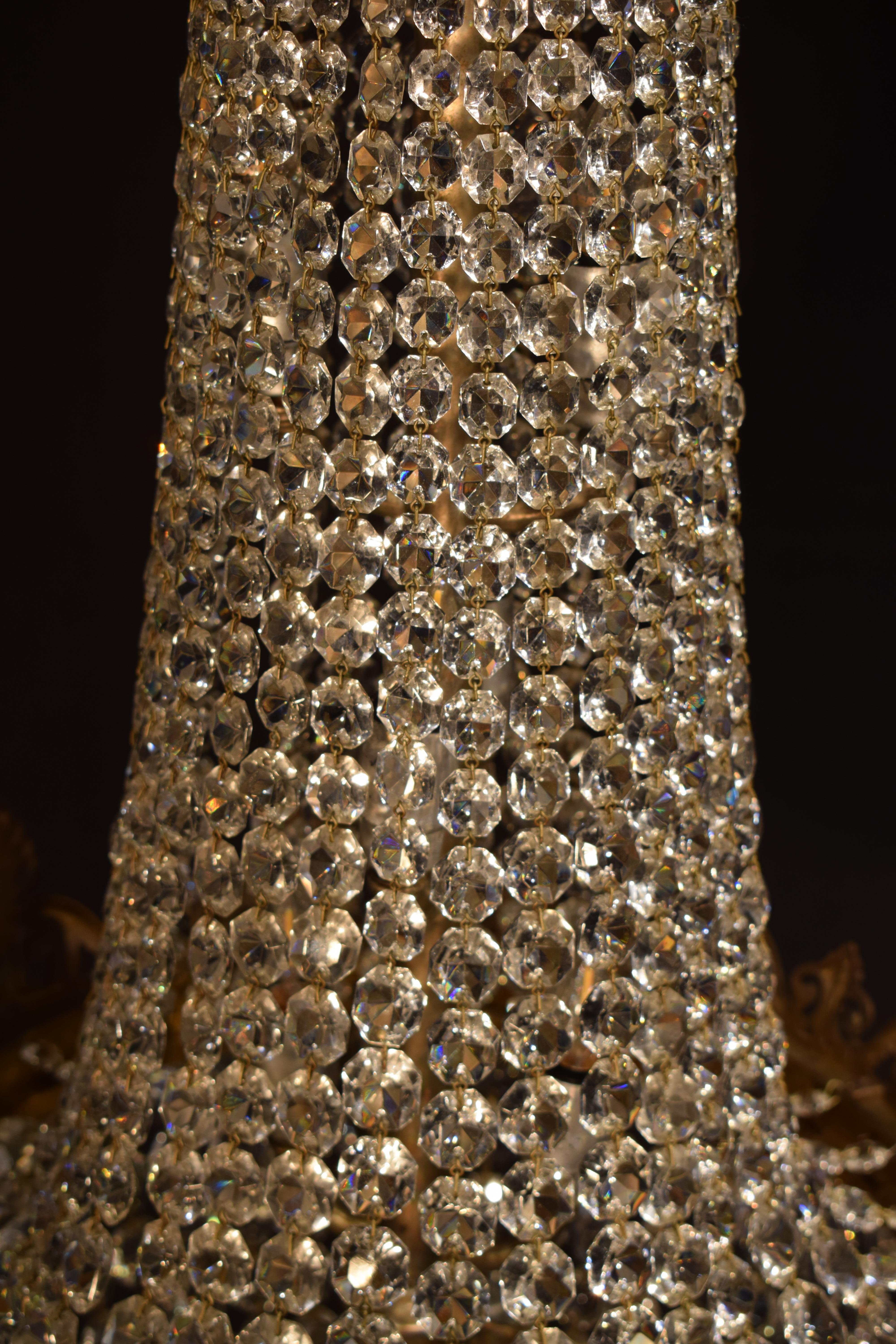 Très beau lustre « Coffret » en bronze doré et cristal de Baccarat en vente 2