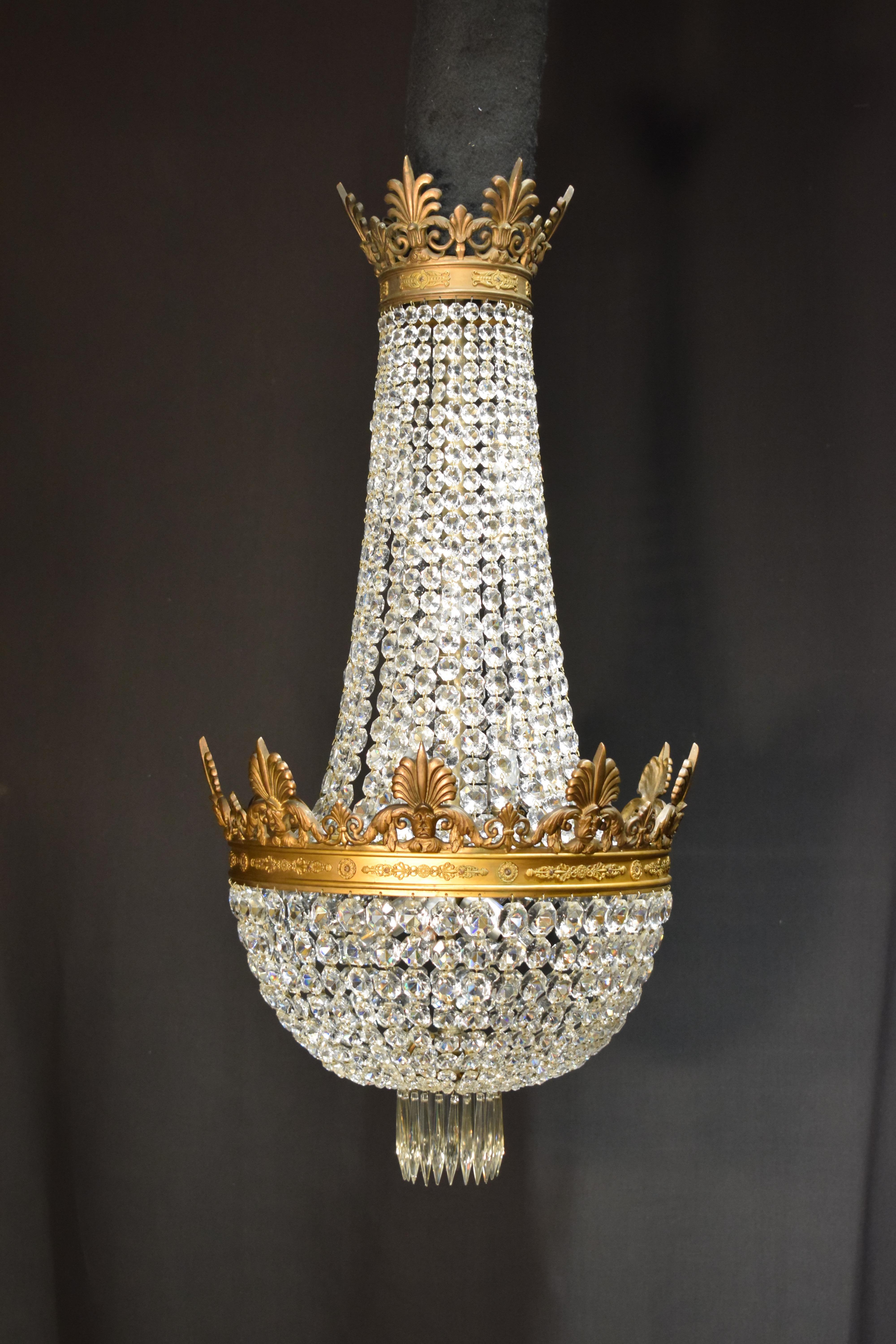 Très beau lustre « Coffret » en bronze doré et cristal de Baccarat en vente 9