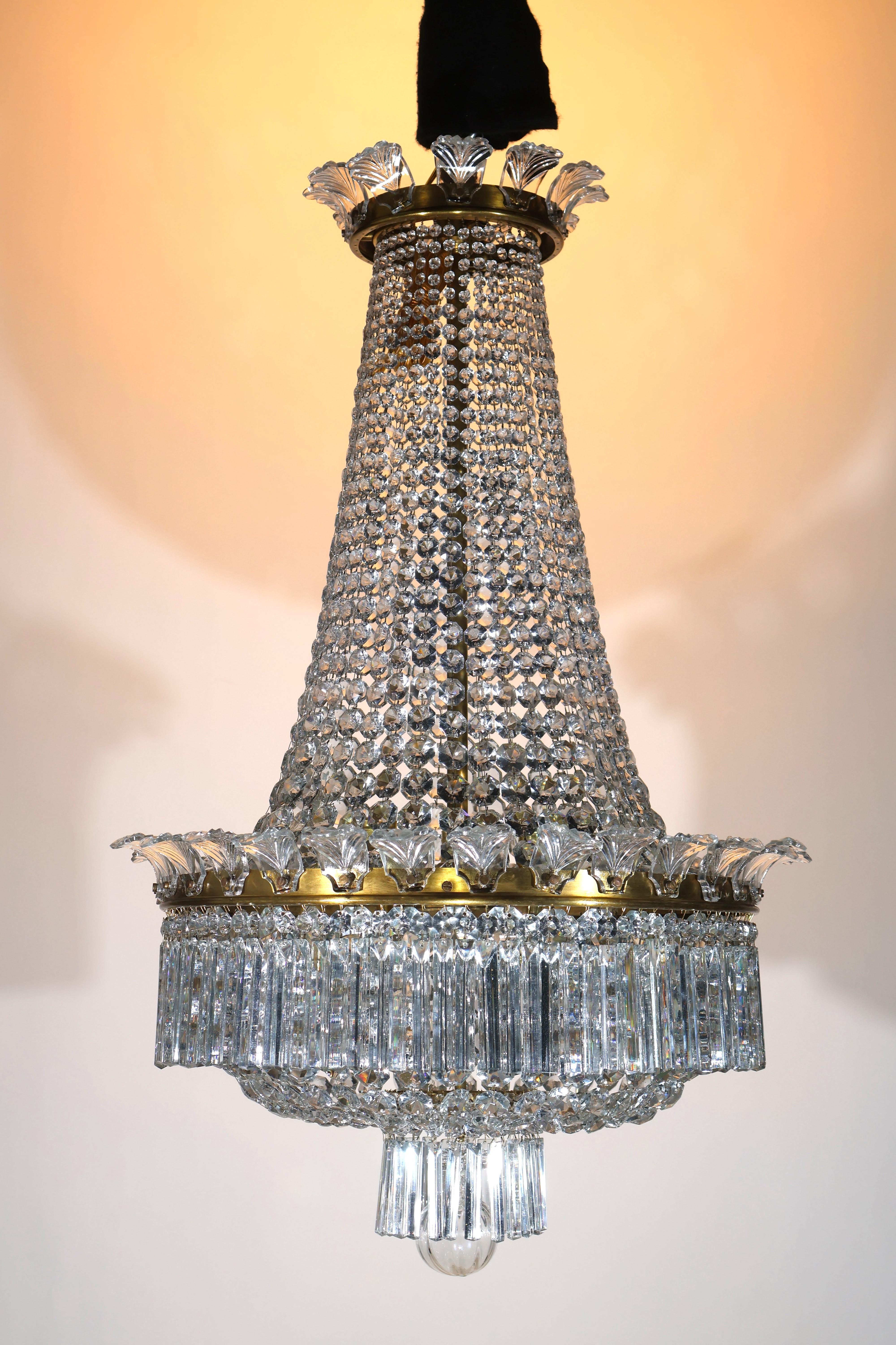 Bronze Très beau lustre en bronze doré et cristal de Baccarat. en vente