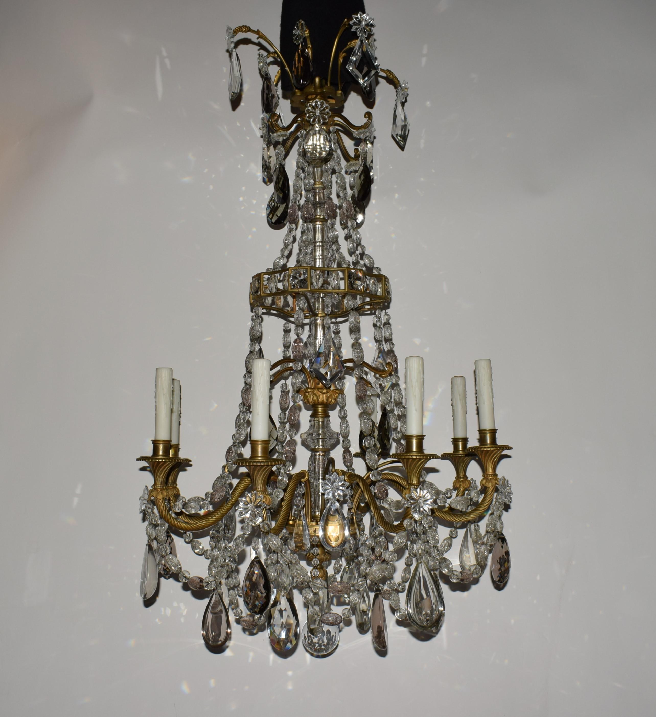Français Très beau lustre de style Napoléon III en bronze doré et cristal en vente