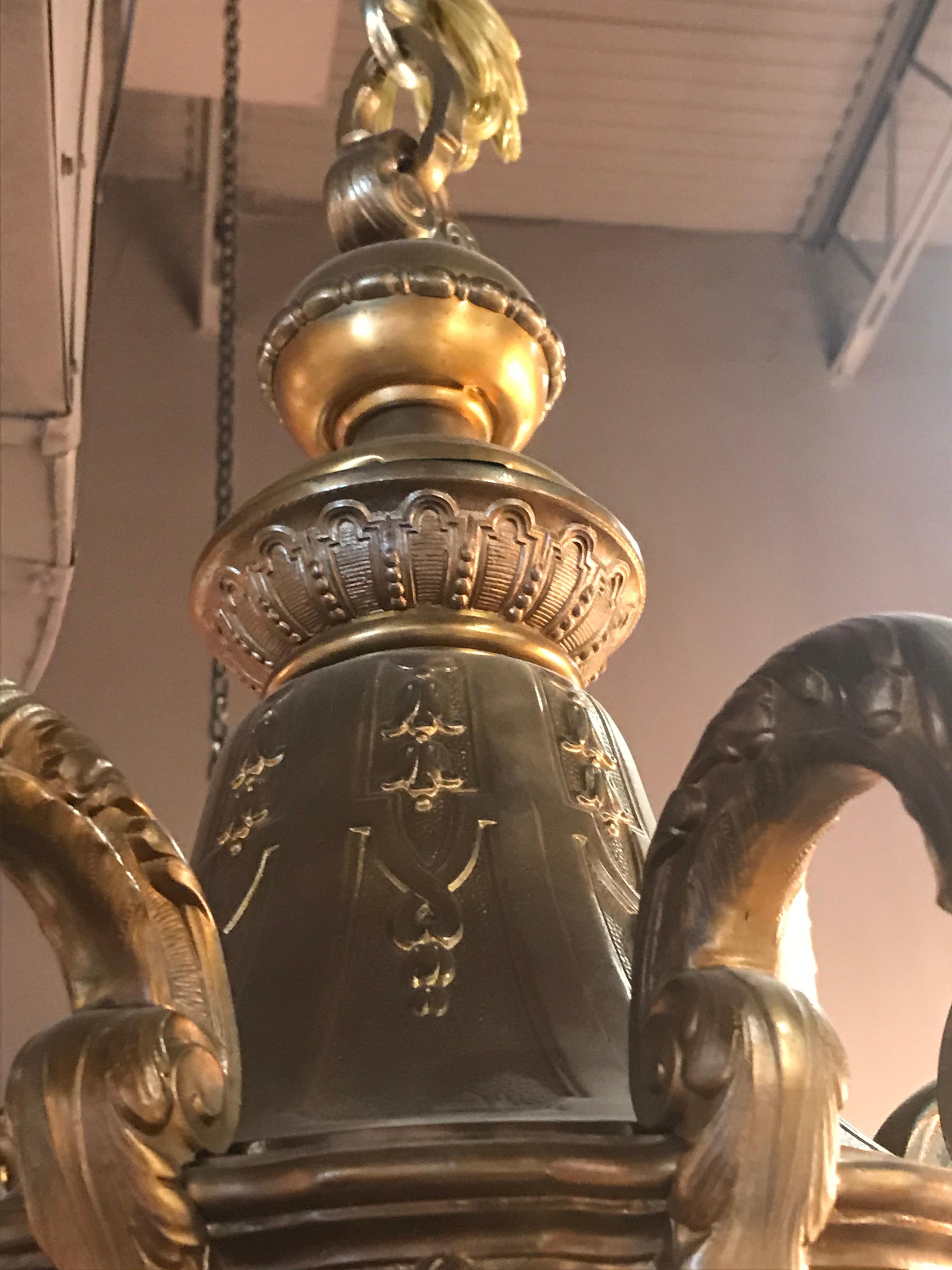 Bronze Très beau lustre de style Régence en bronze doré en vente