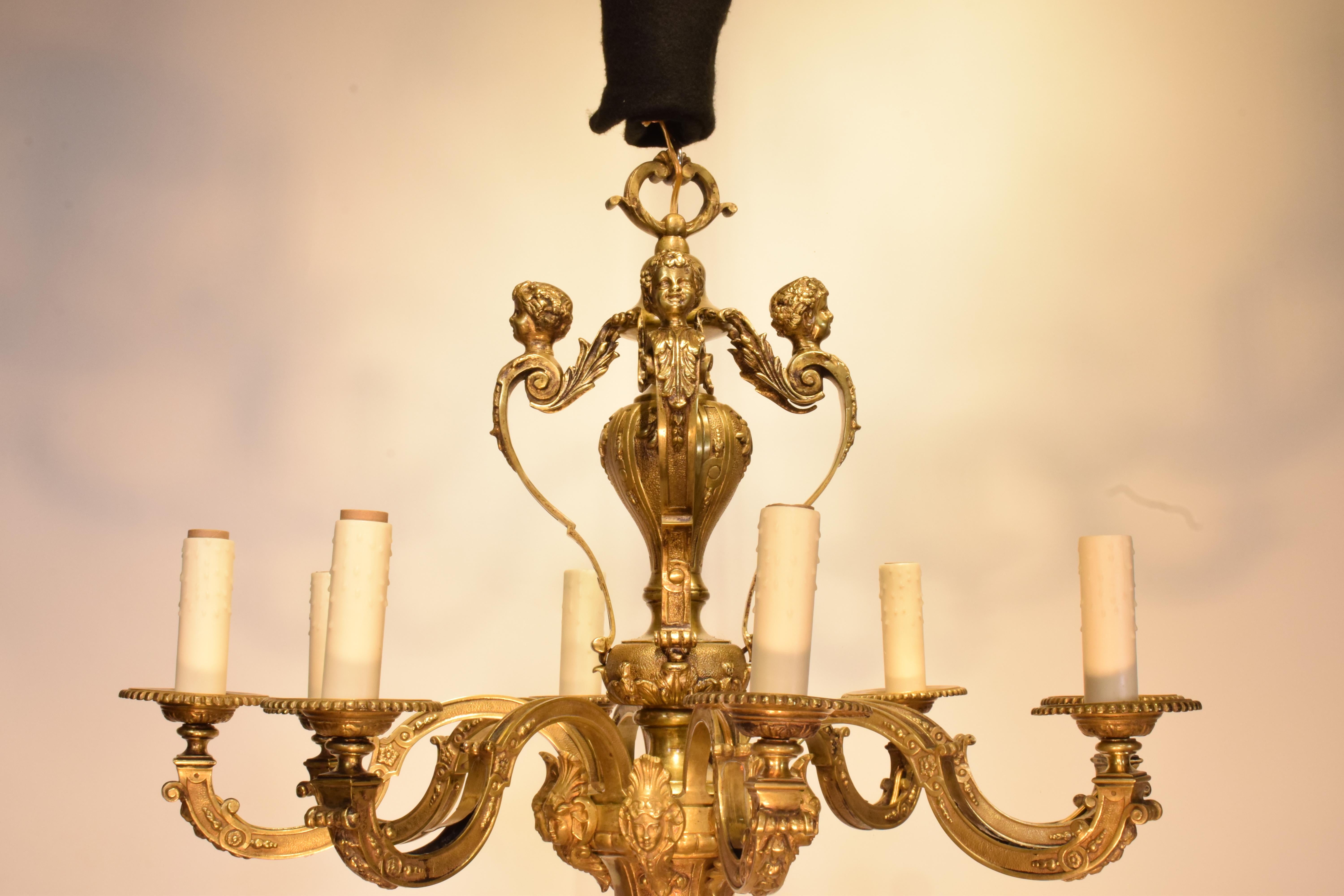 Ein sehr feiner vergoldeter Bronze-Kronleuchter im Regency-Stil im Angebot 3