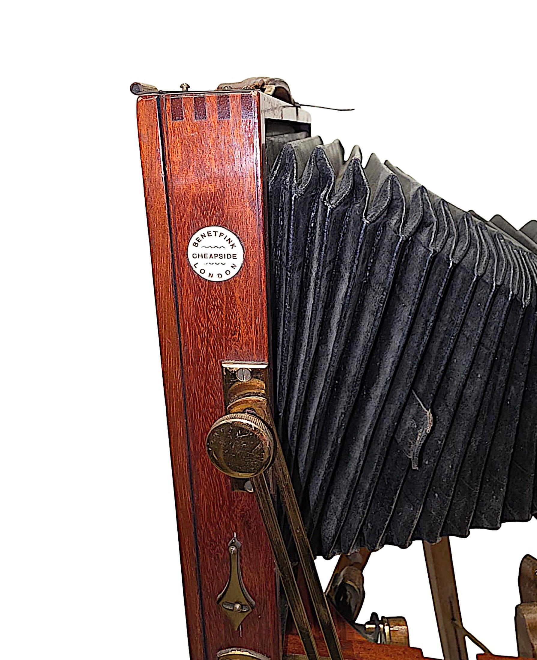 Très bel appareil photo à demi-plaque sur trépied en Oak par Benetfink & Co. Londres en vente 6